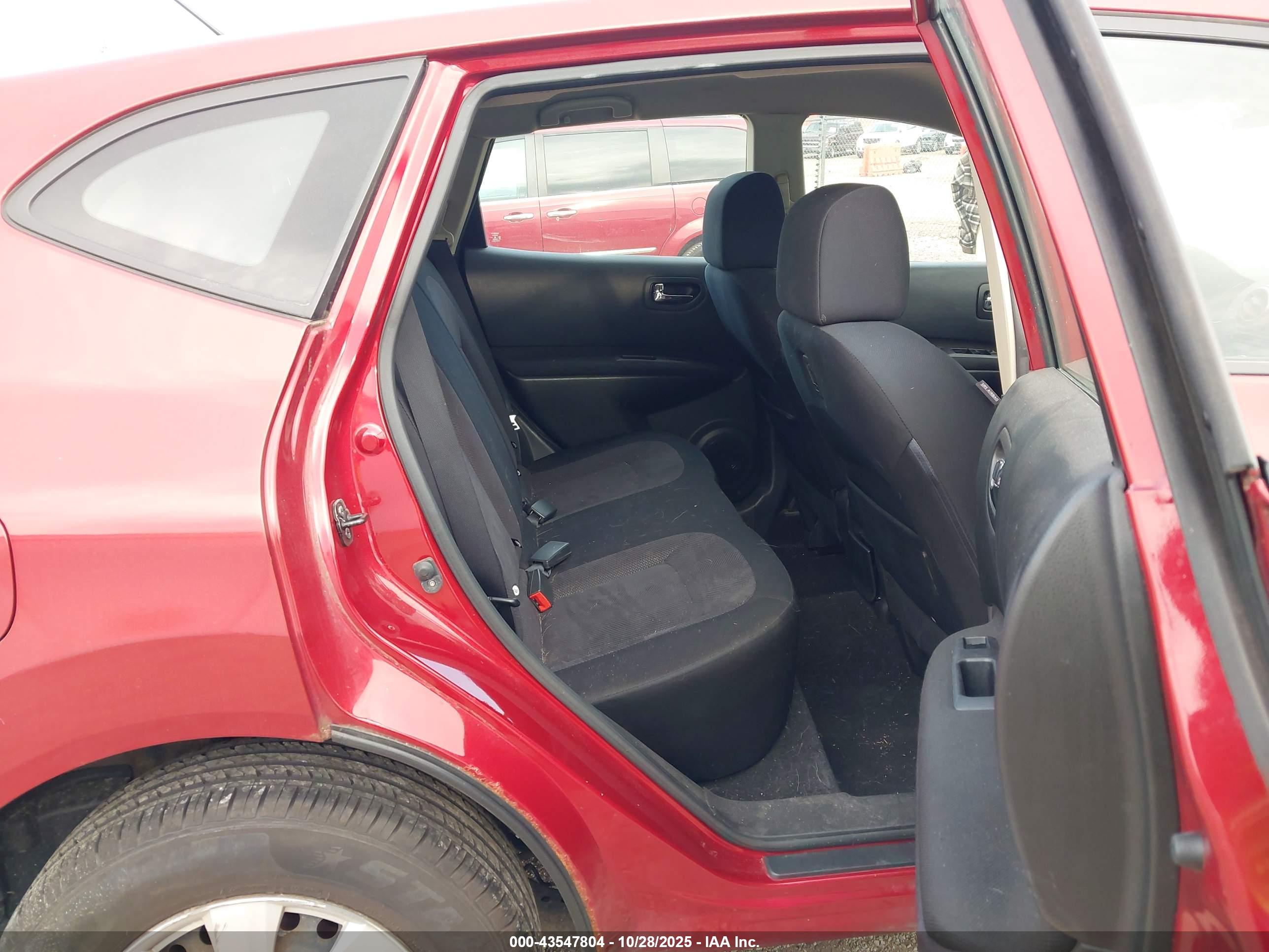 NISSAN ROGUE image 8