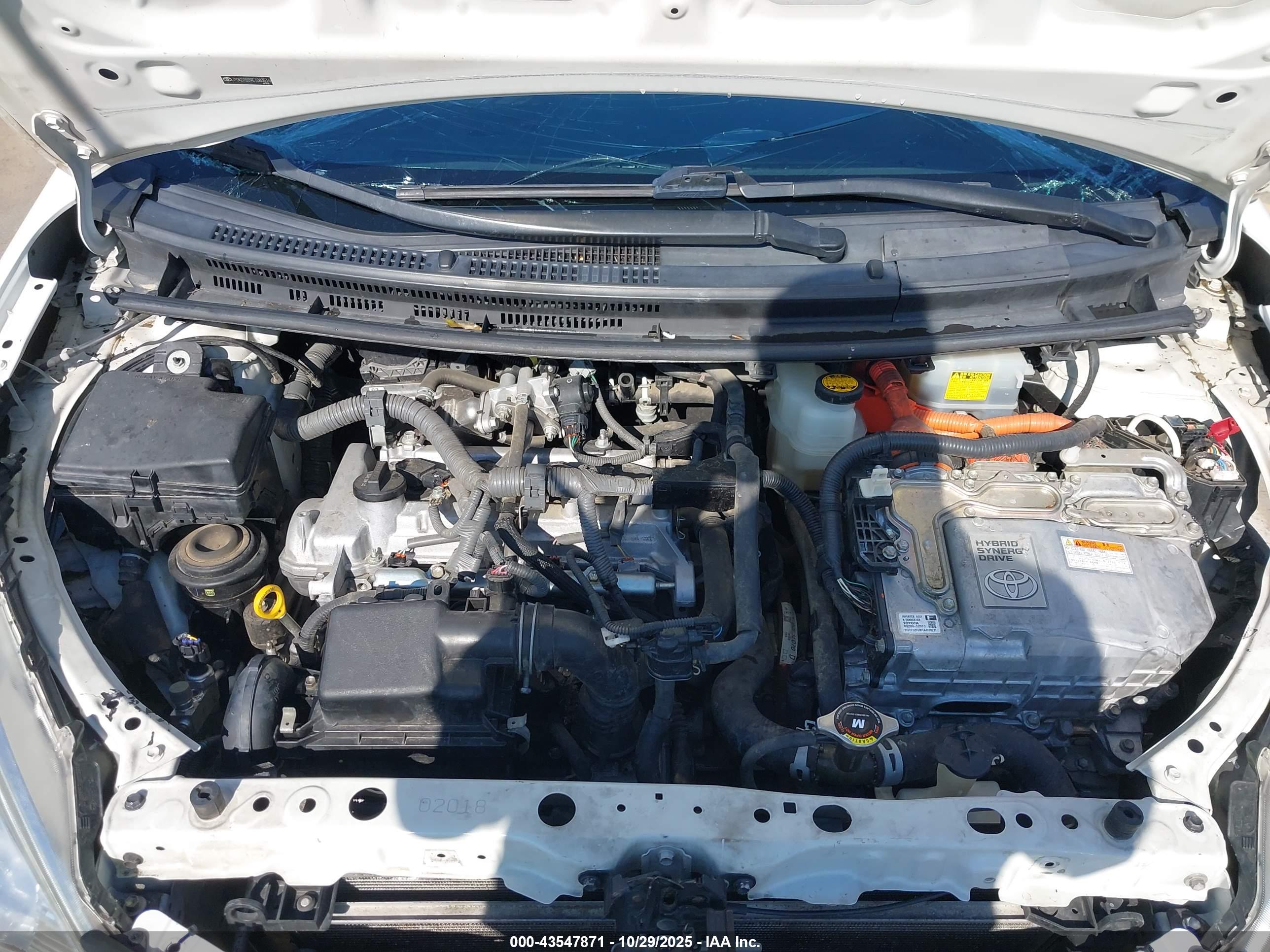 TOYOTA PRIUS image 10