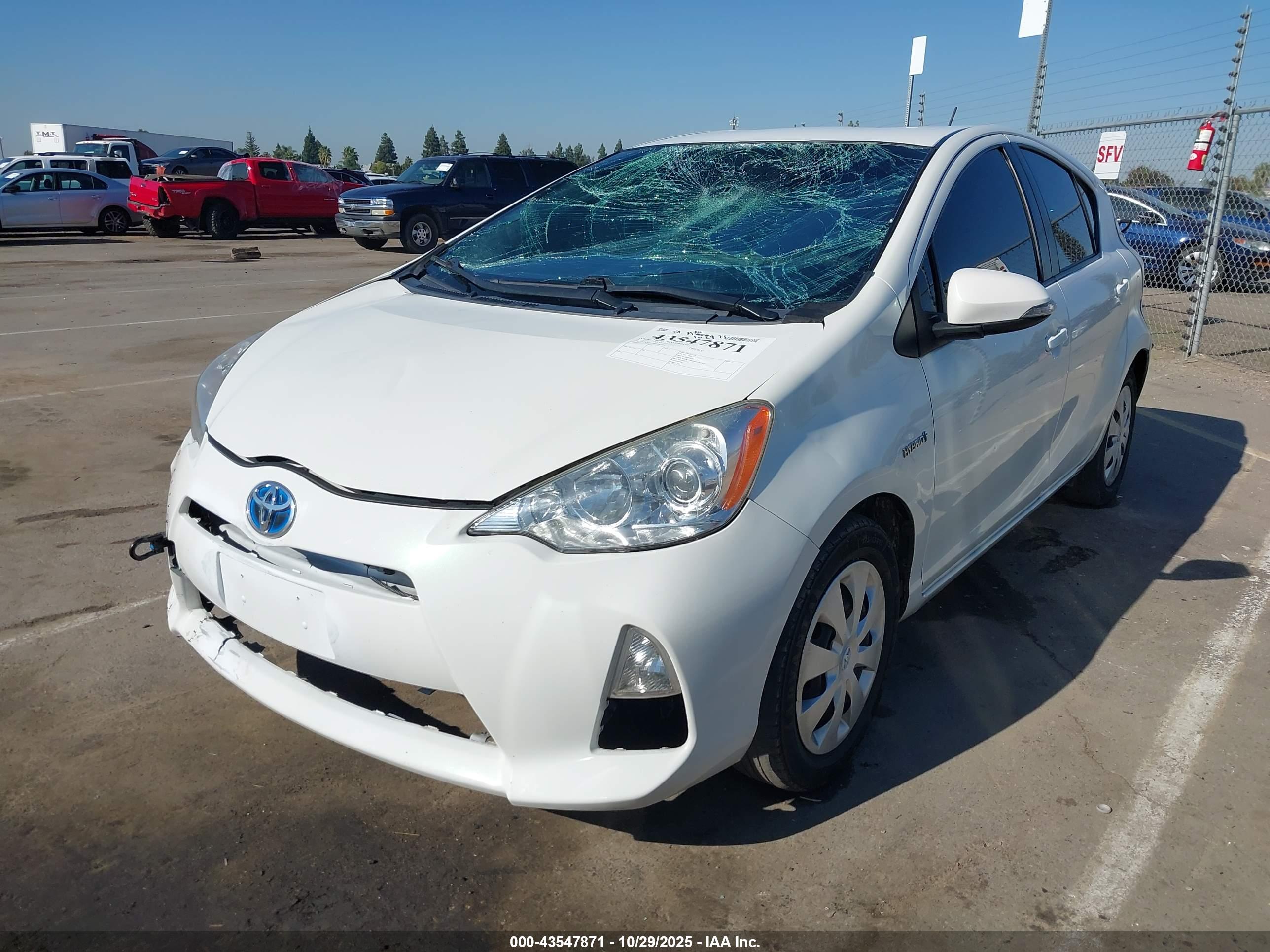 TOYOTA PRIUS image 2
