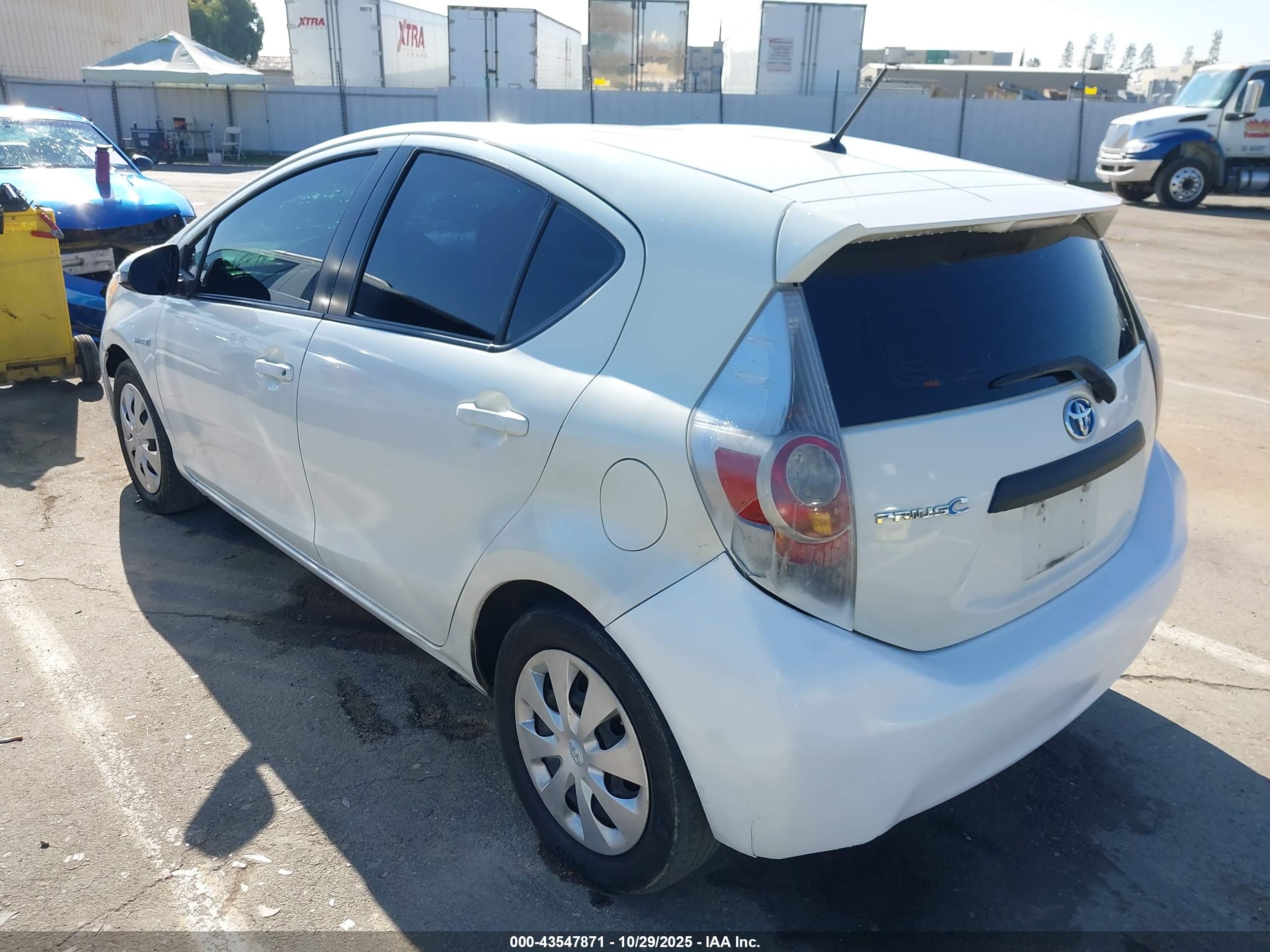 TOYOTA PRIUS image 3