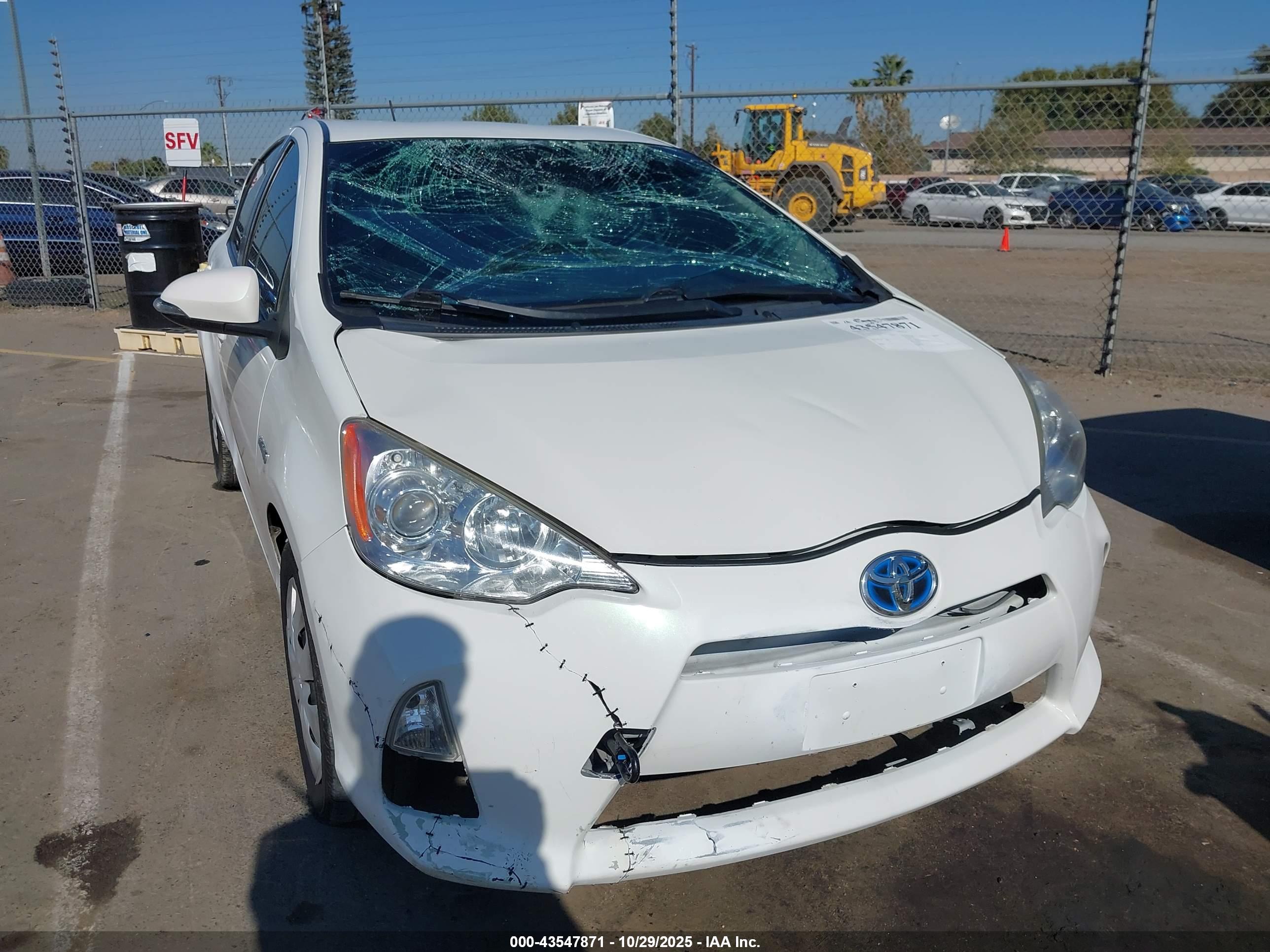 TOYOTA PRIUS image 6
