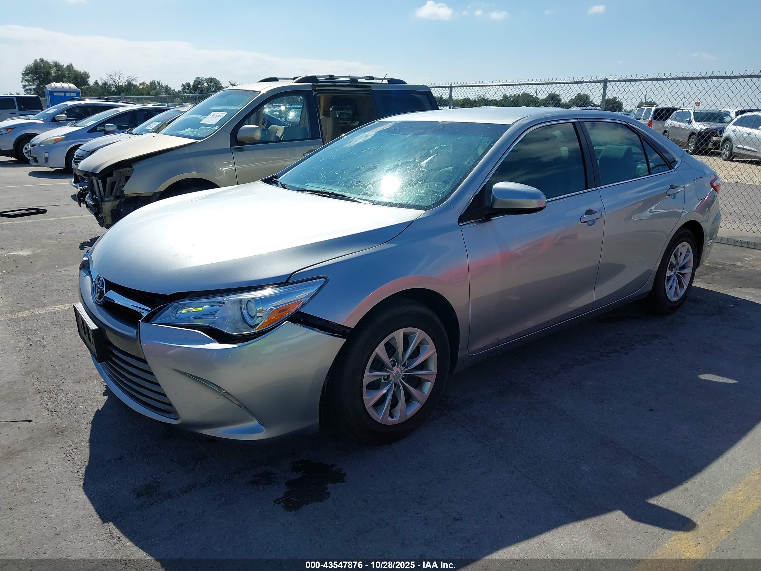 TOYOTA CAMRY image 2