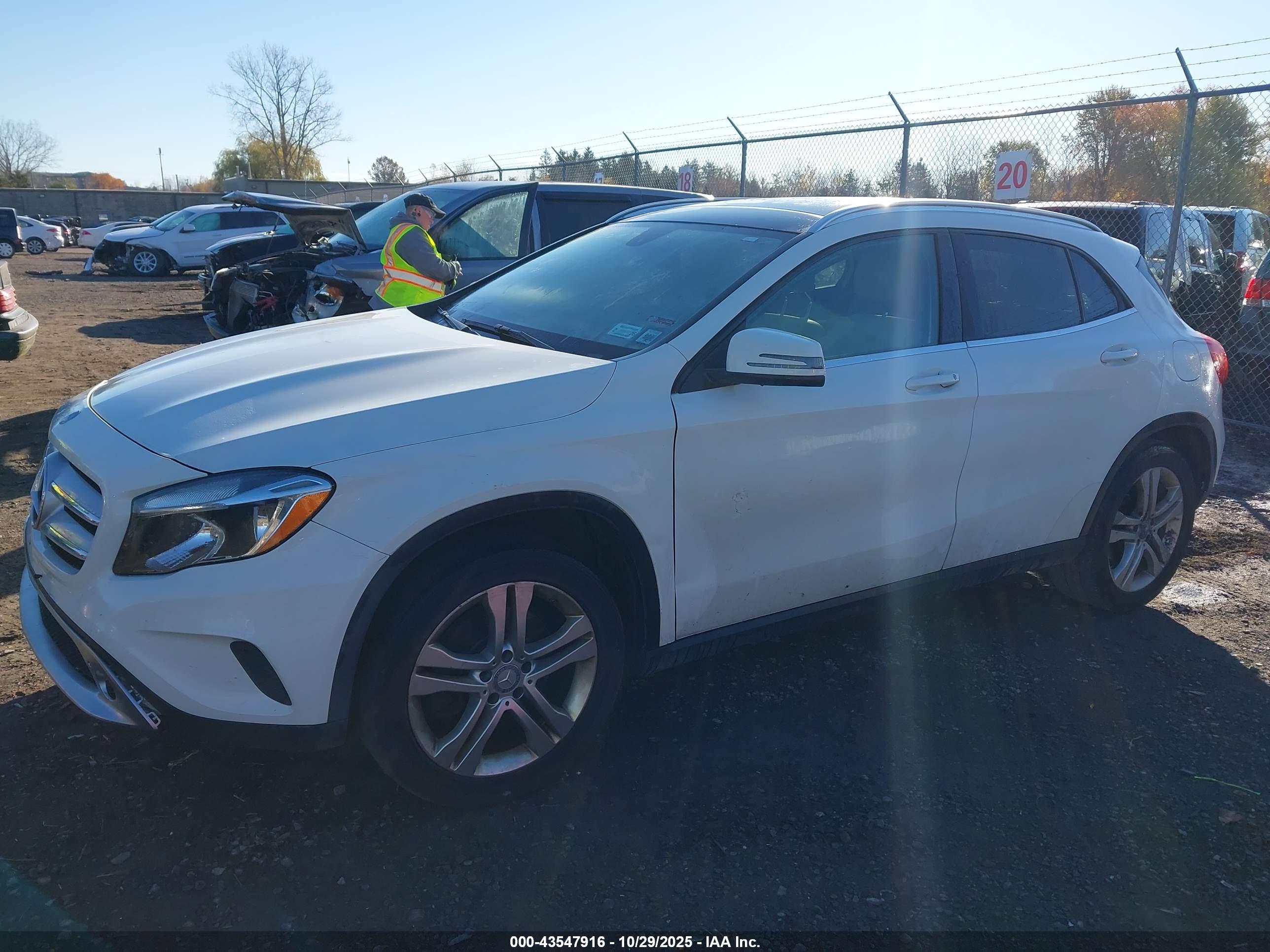 MERCEDES-BENZ GLA image 2