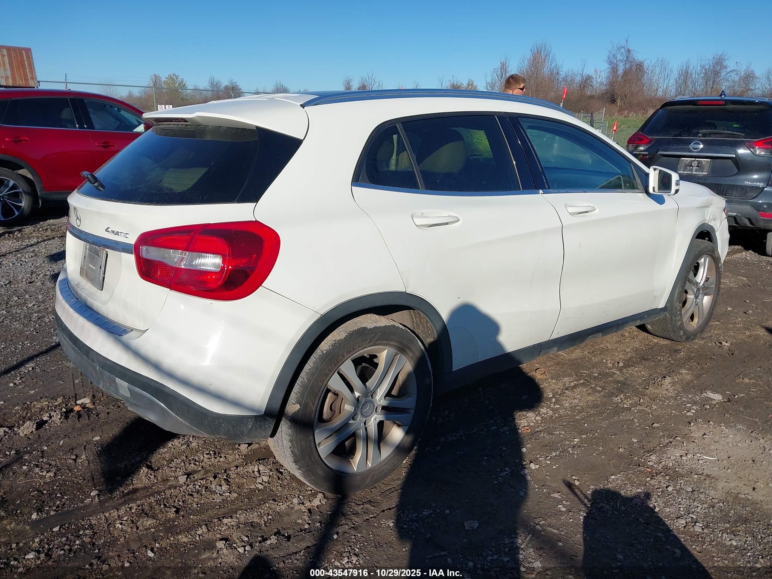 MERCEDES-BENZ GLA image 4