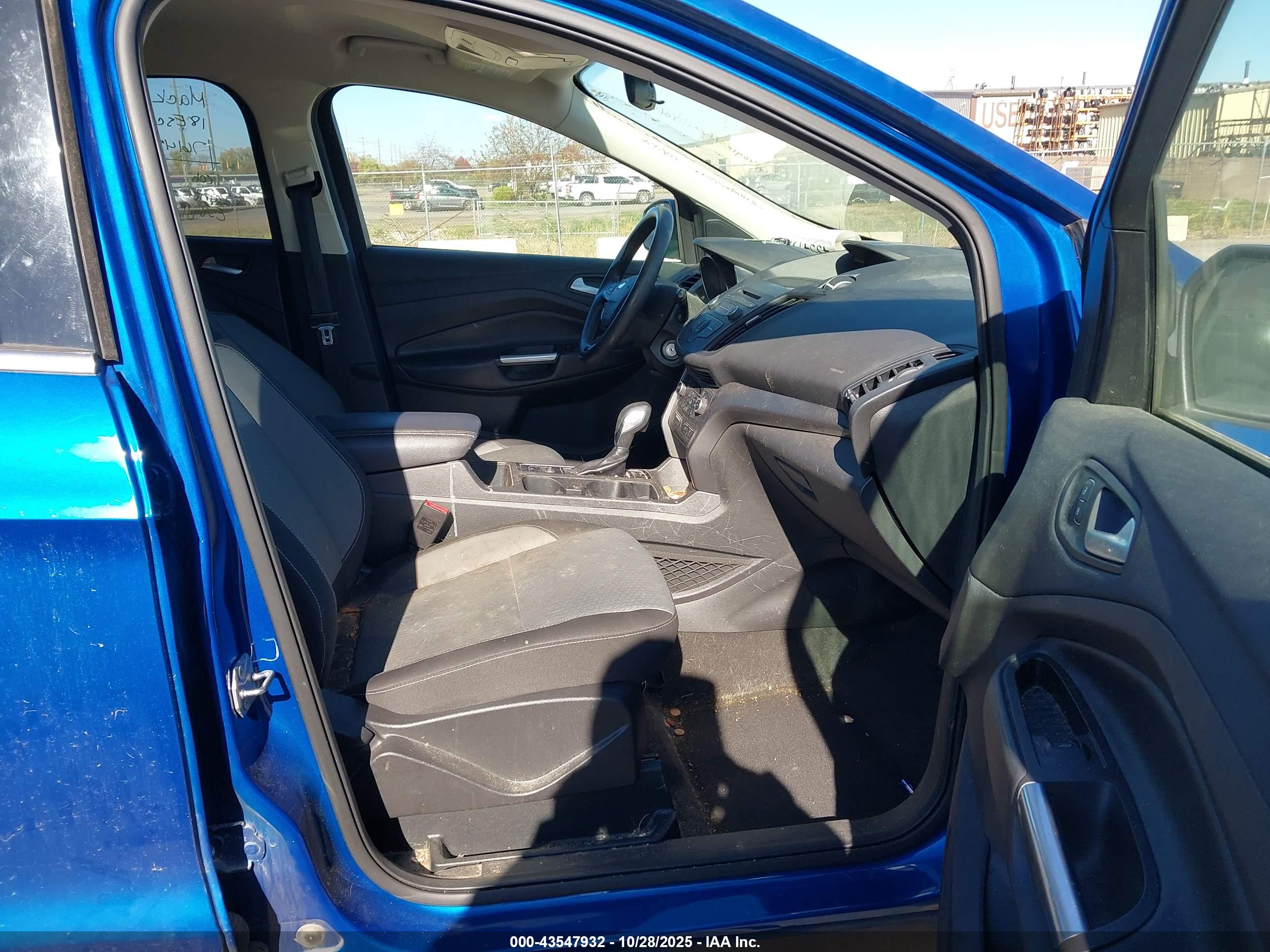 FORD ESCAPE image 5