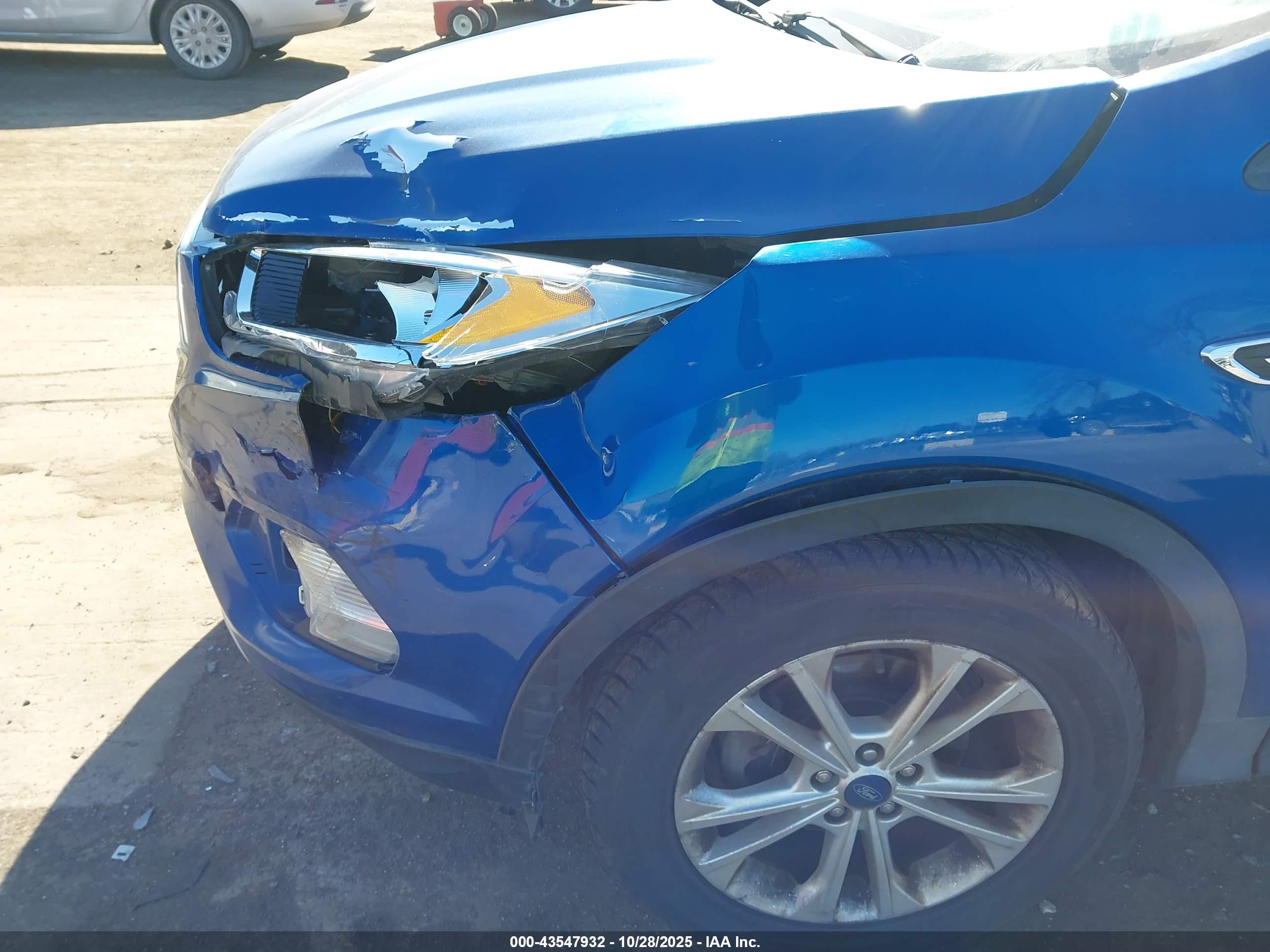 FORD ESCAPE image 6