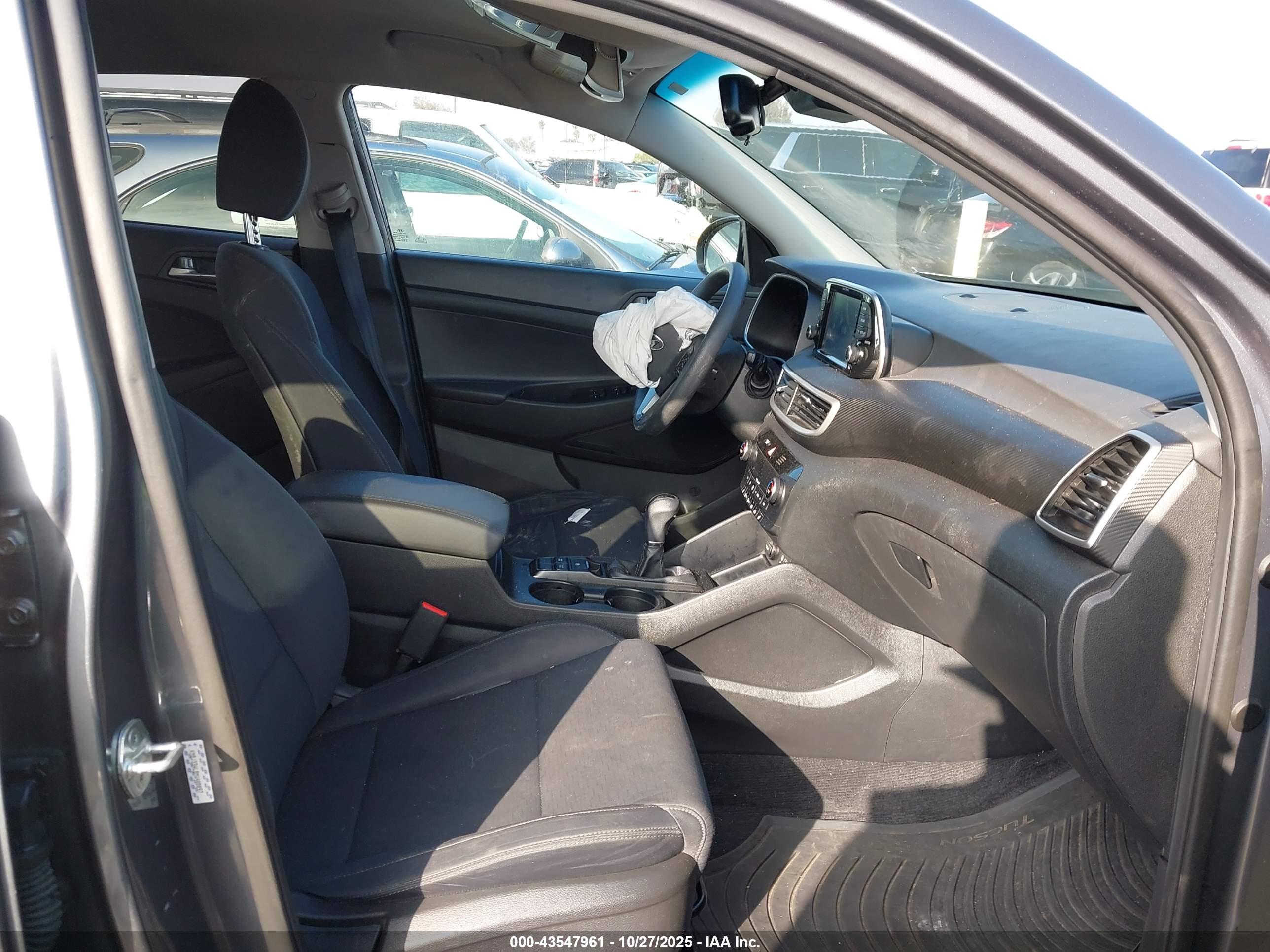 HYUNDAI TUCSON image 5