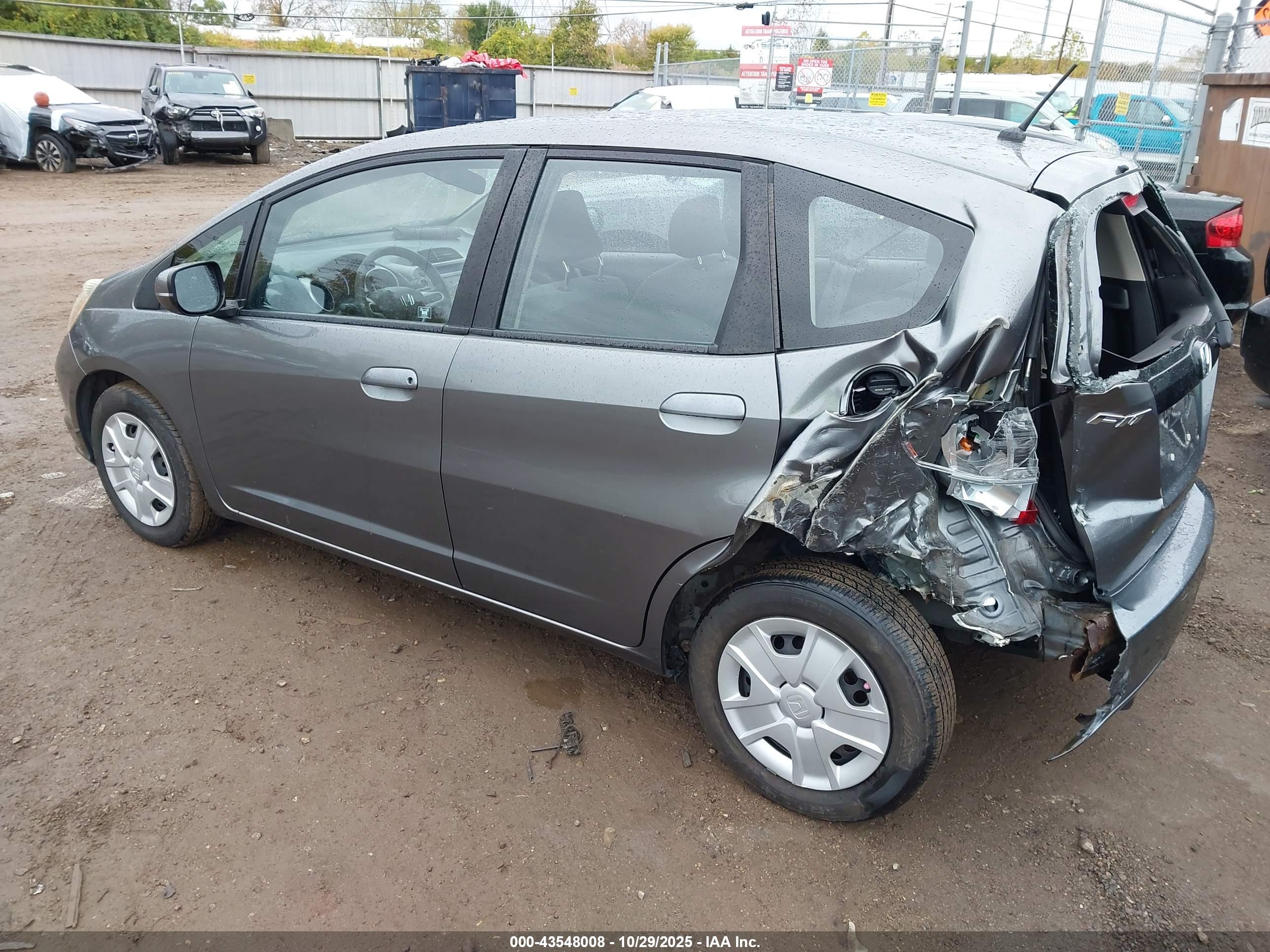 HONDA FIT image 3
