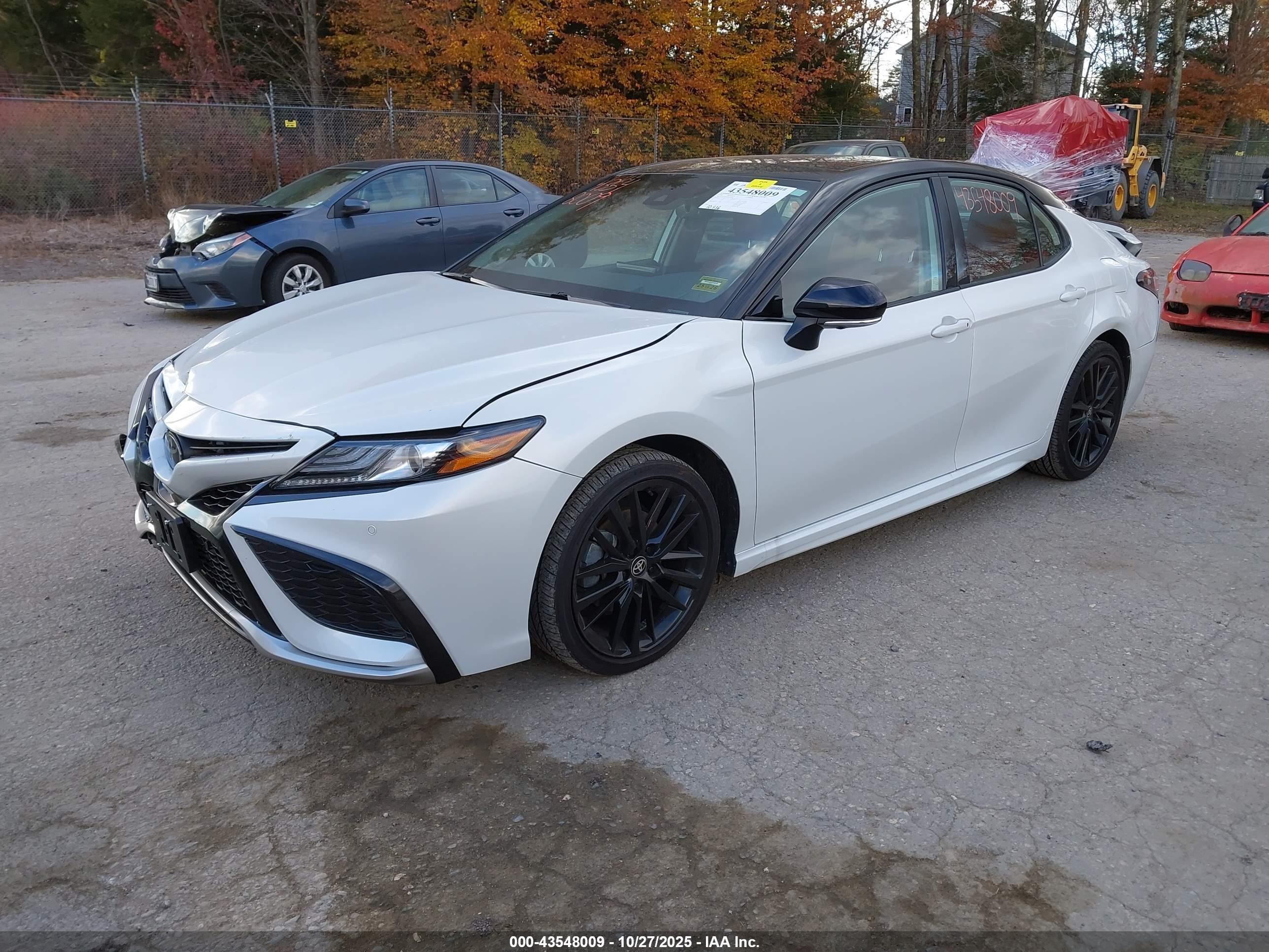 TOYOTA CAMRY image 2