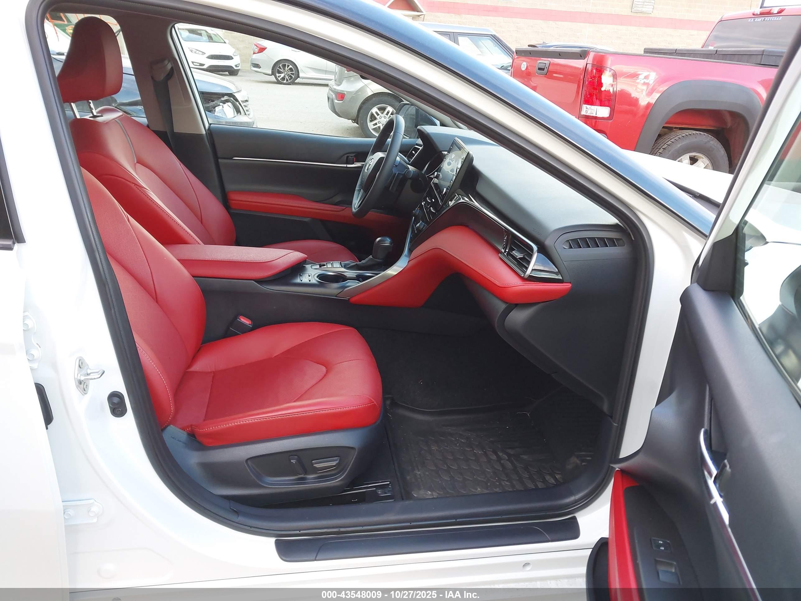TOYOTA CAMRY image 5