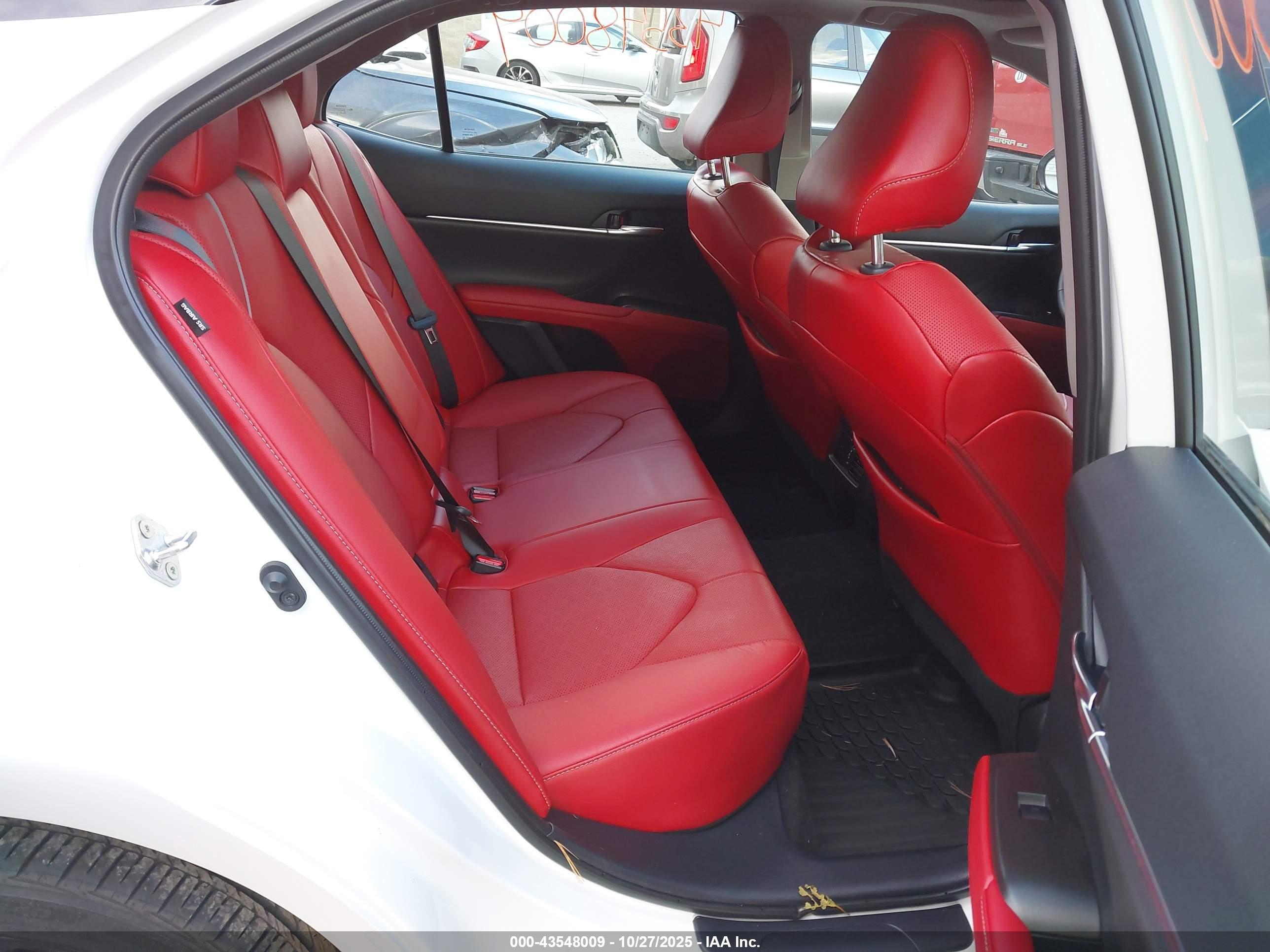 TOYOTA CAMRY image 8