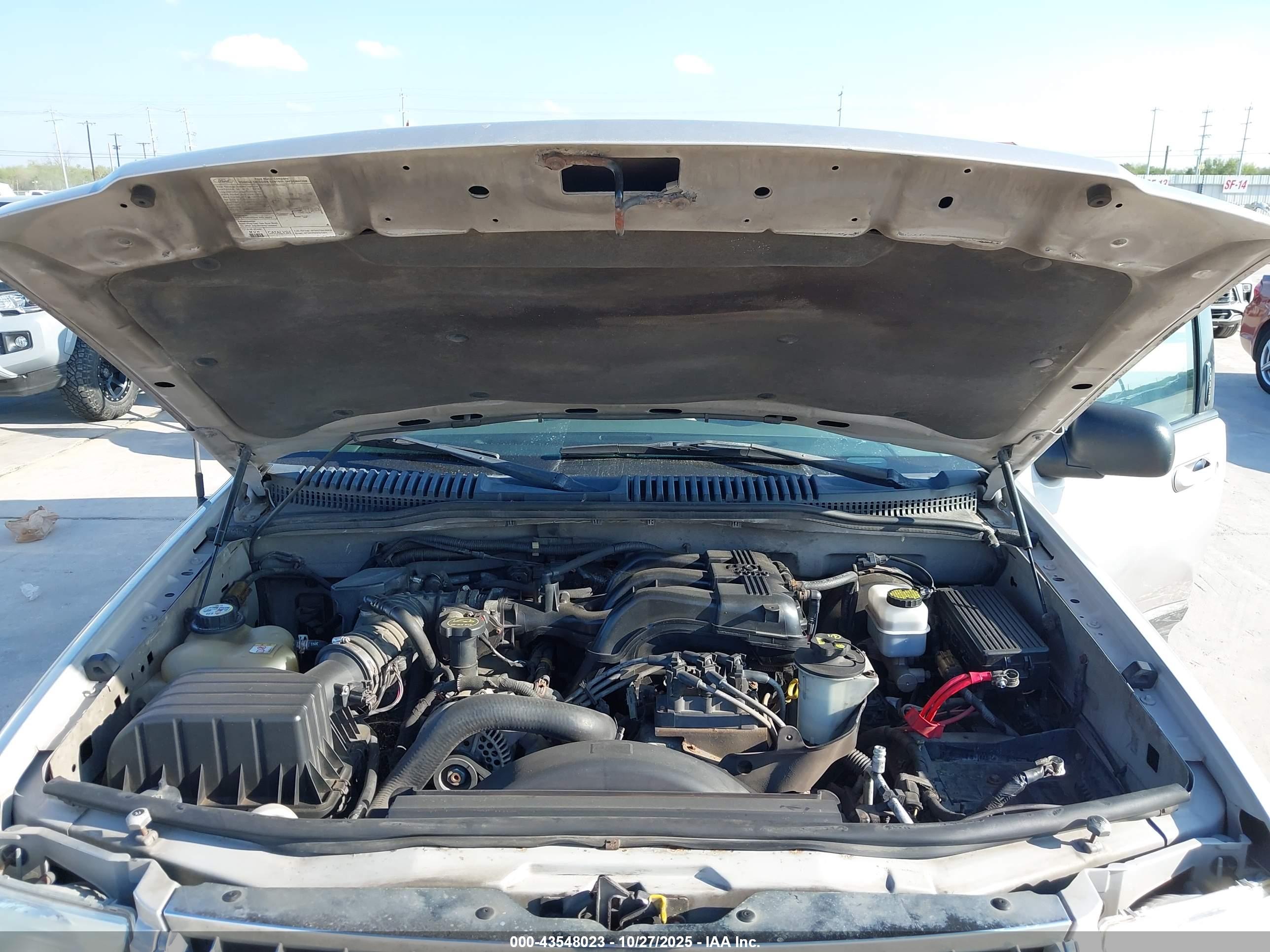 FORD EXPLORER image 10