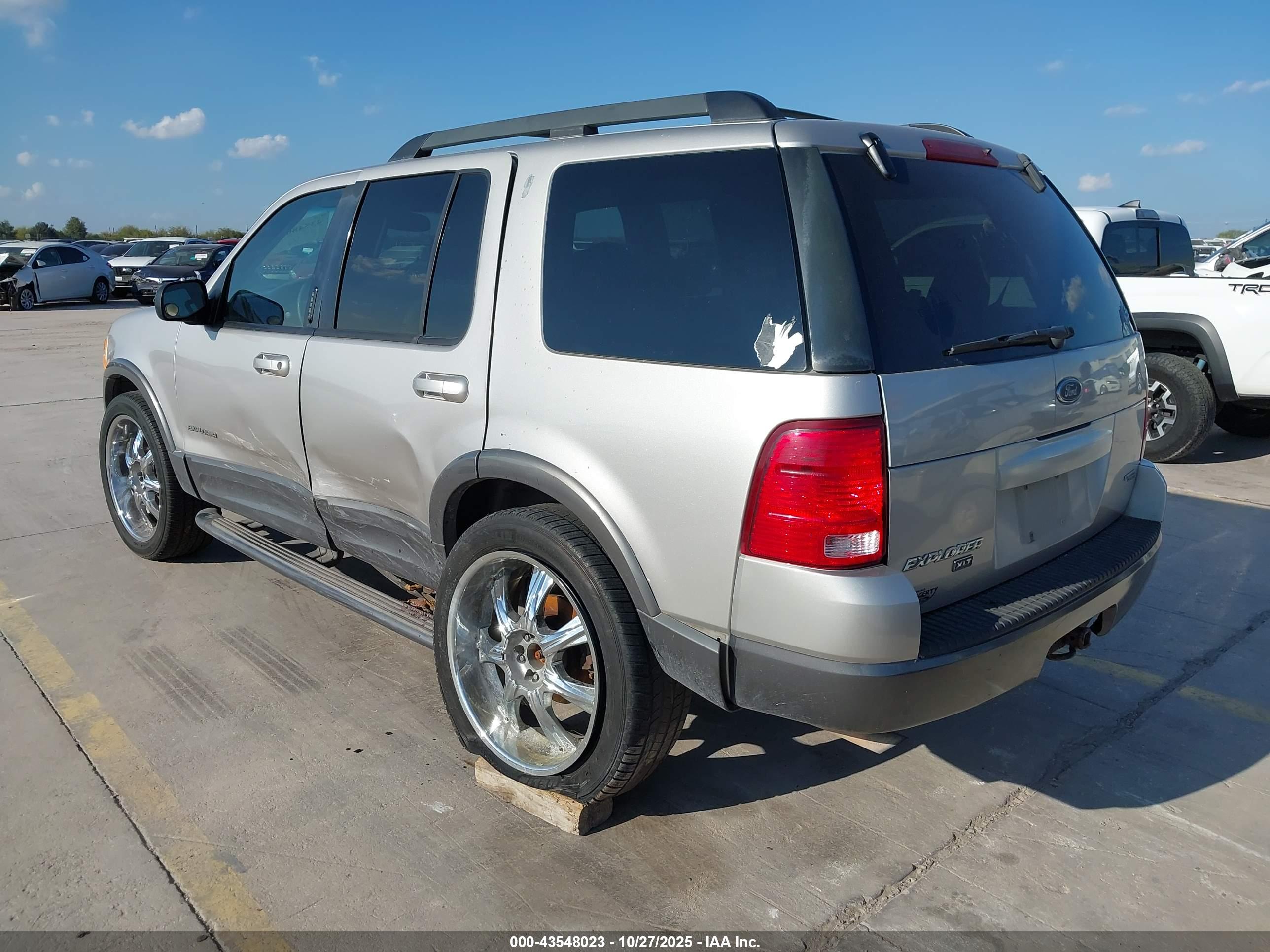 FORD EXPLORER image 3