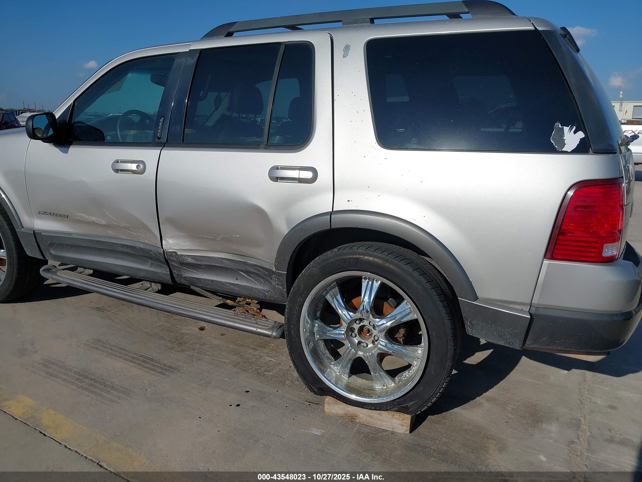 FORD EXPLORER image 6