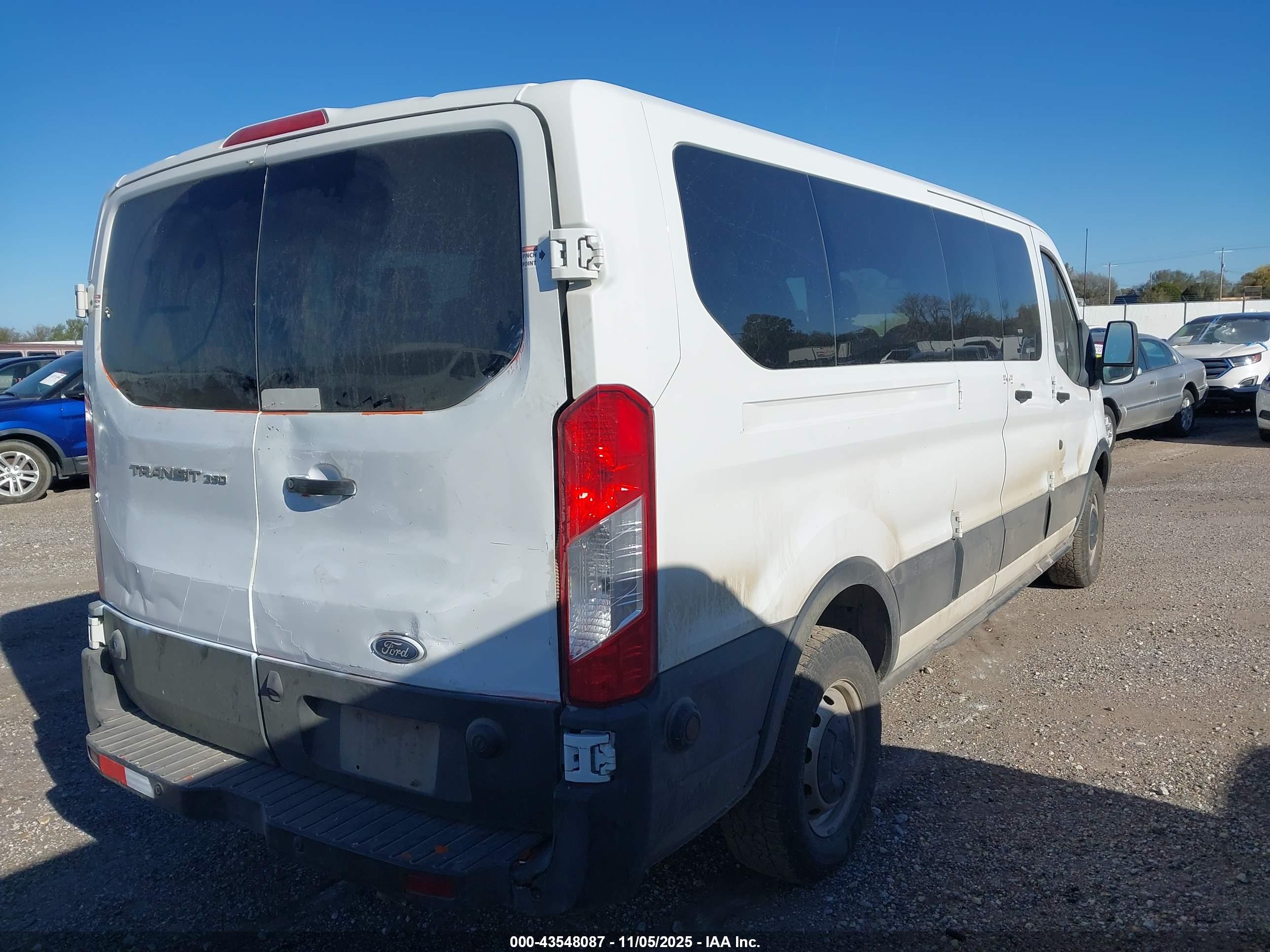 FORD TRANSIT-350 image 4