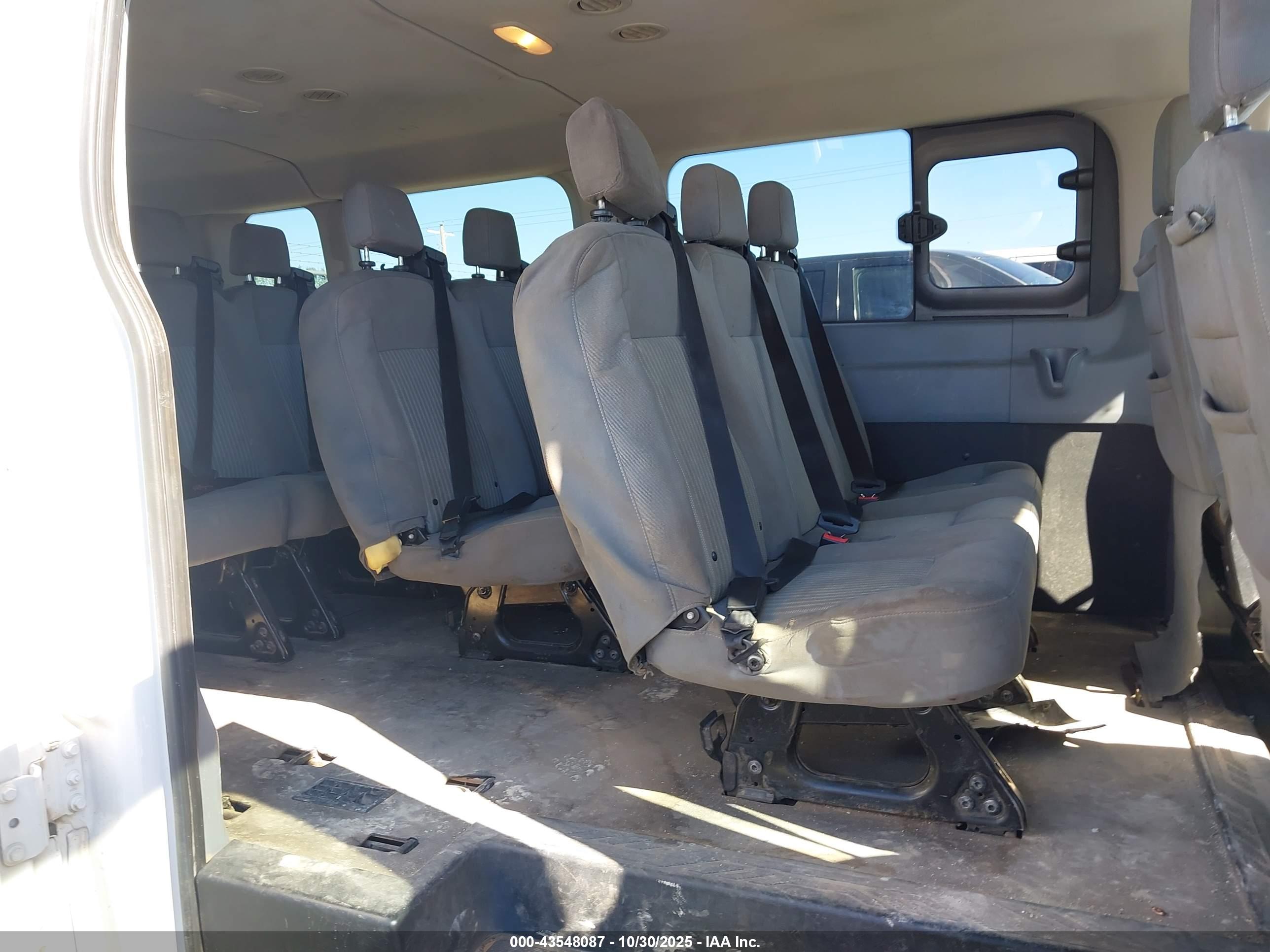 FORD TRANSIT-350 image 8