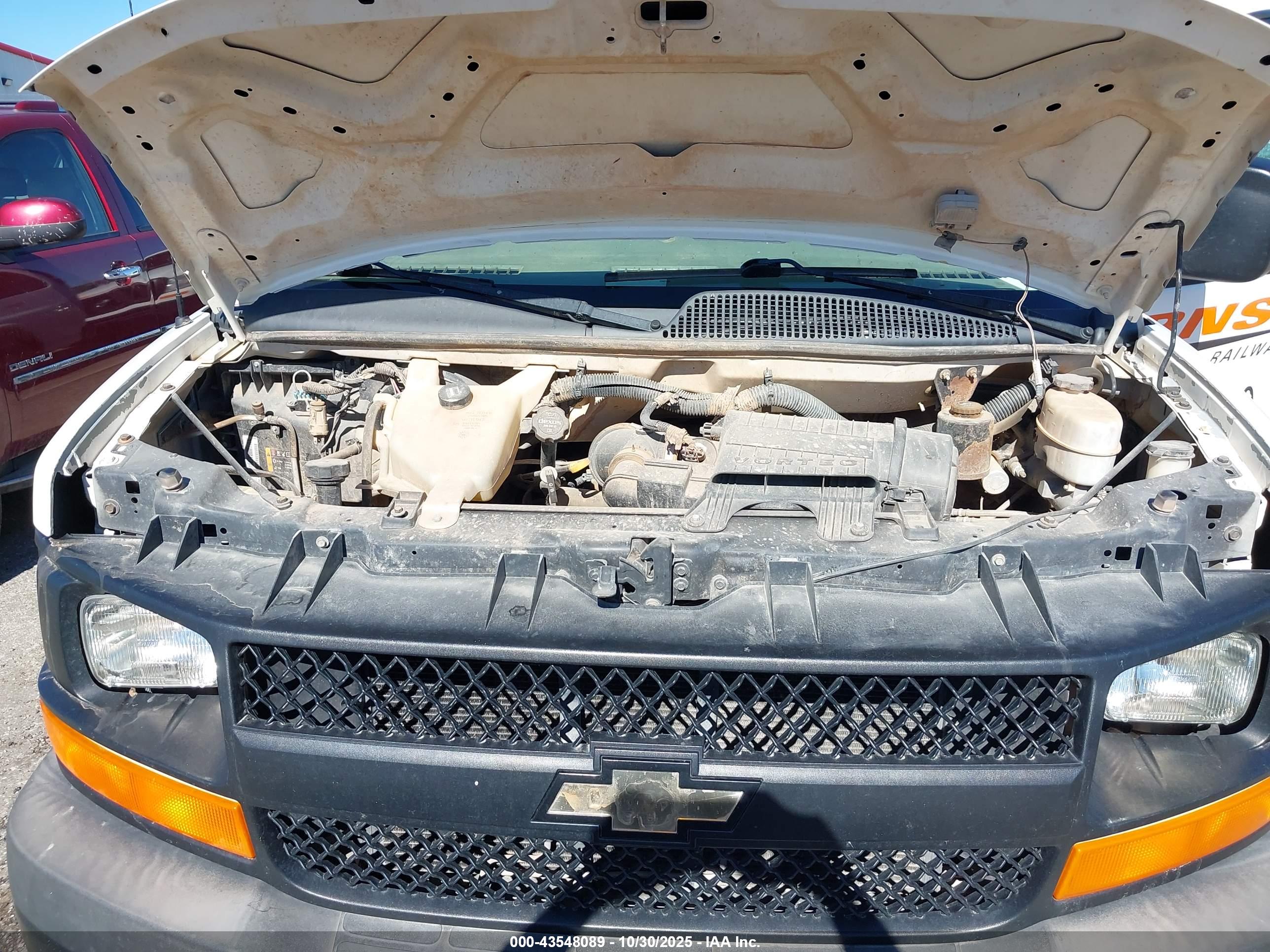 CHEVROLET EXPRESS image 10