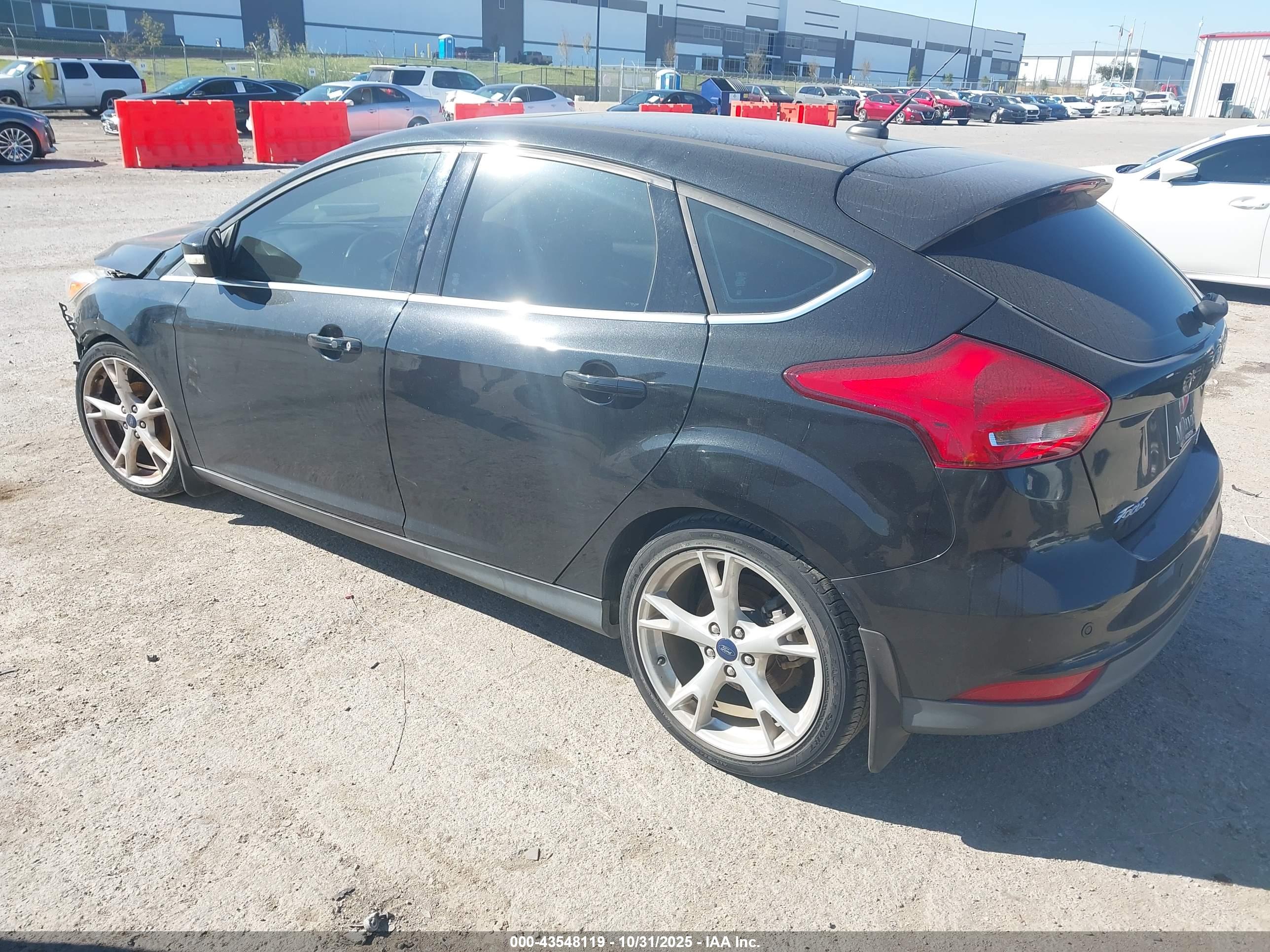 FORD FOCUS image 3