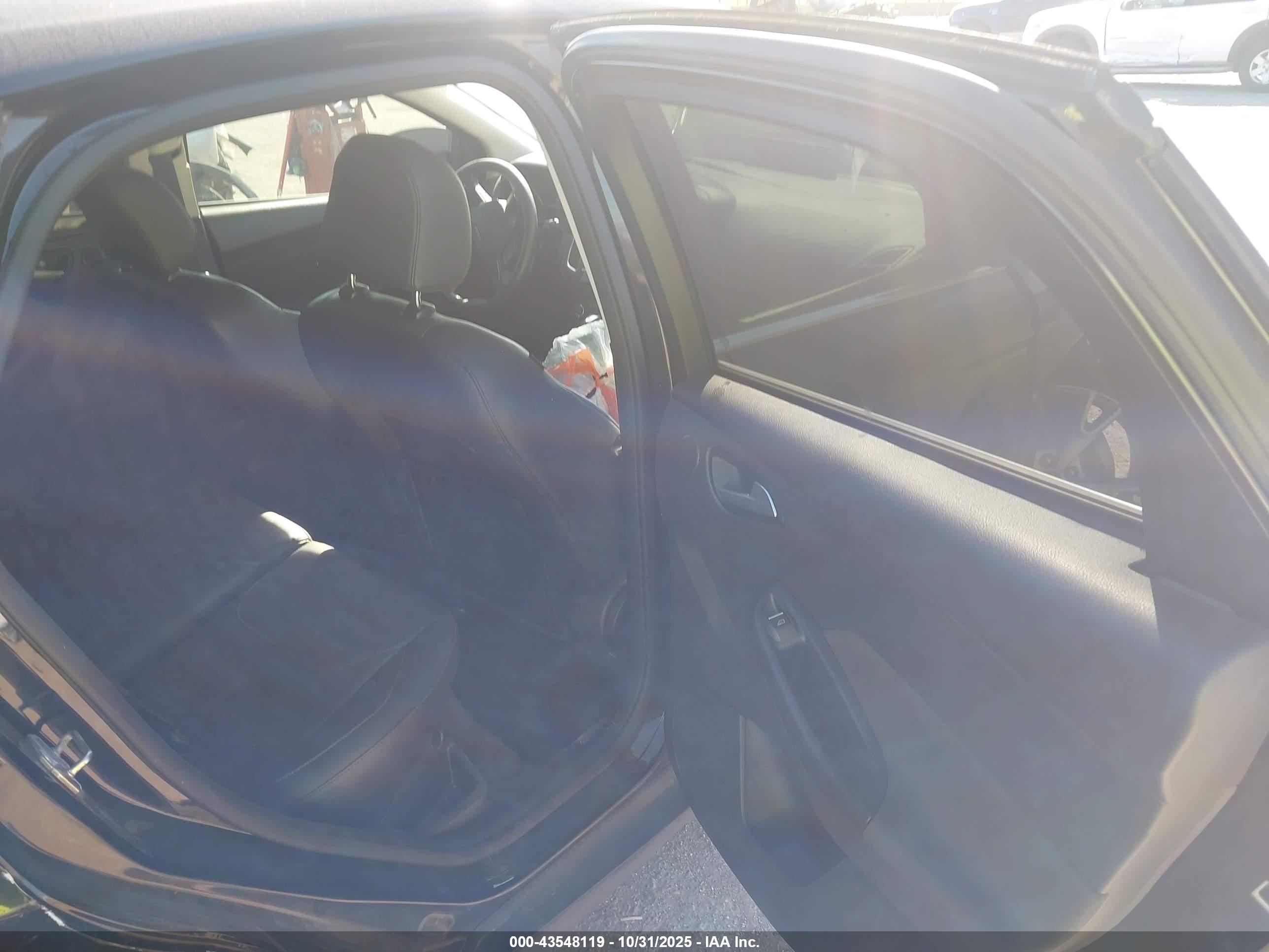 FORD FOCUS image 8