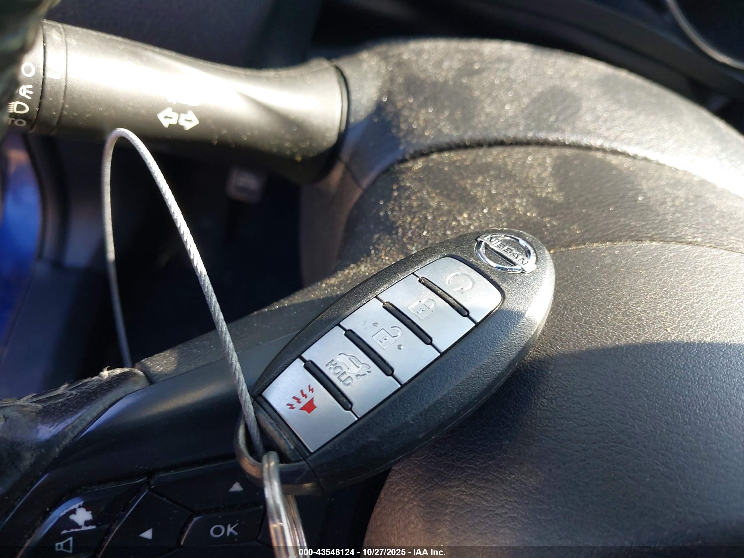 NISSAN ROGUE image 11
