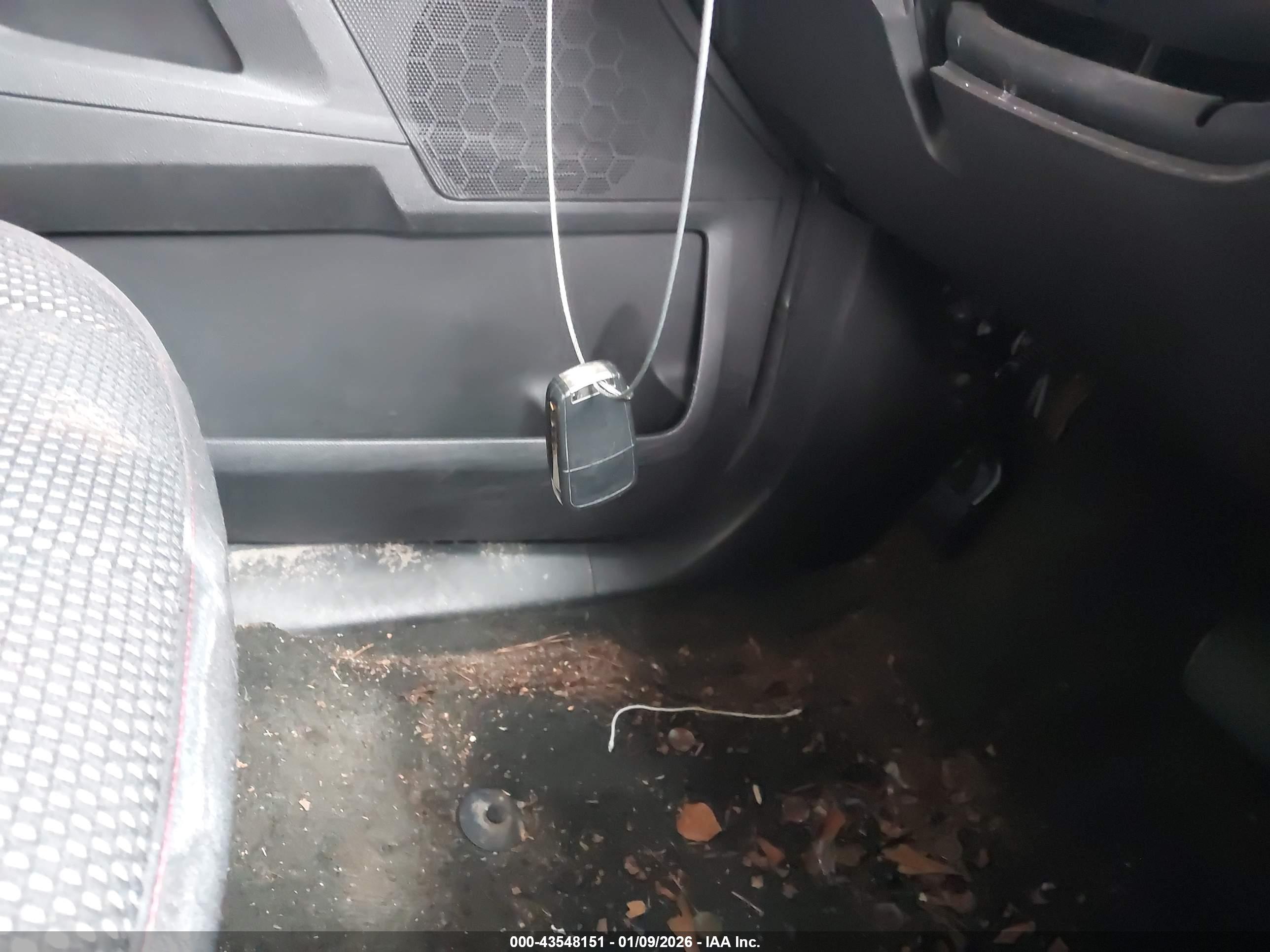 GMC TERRAIN image 11