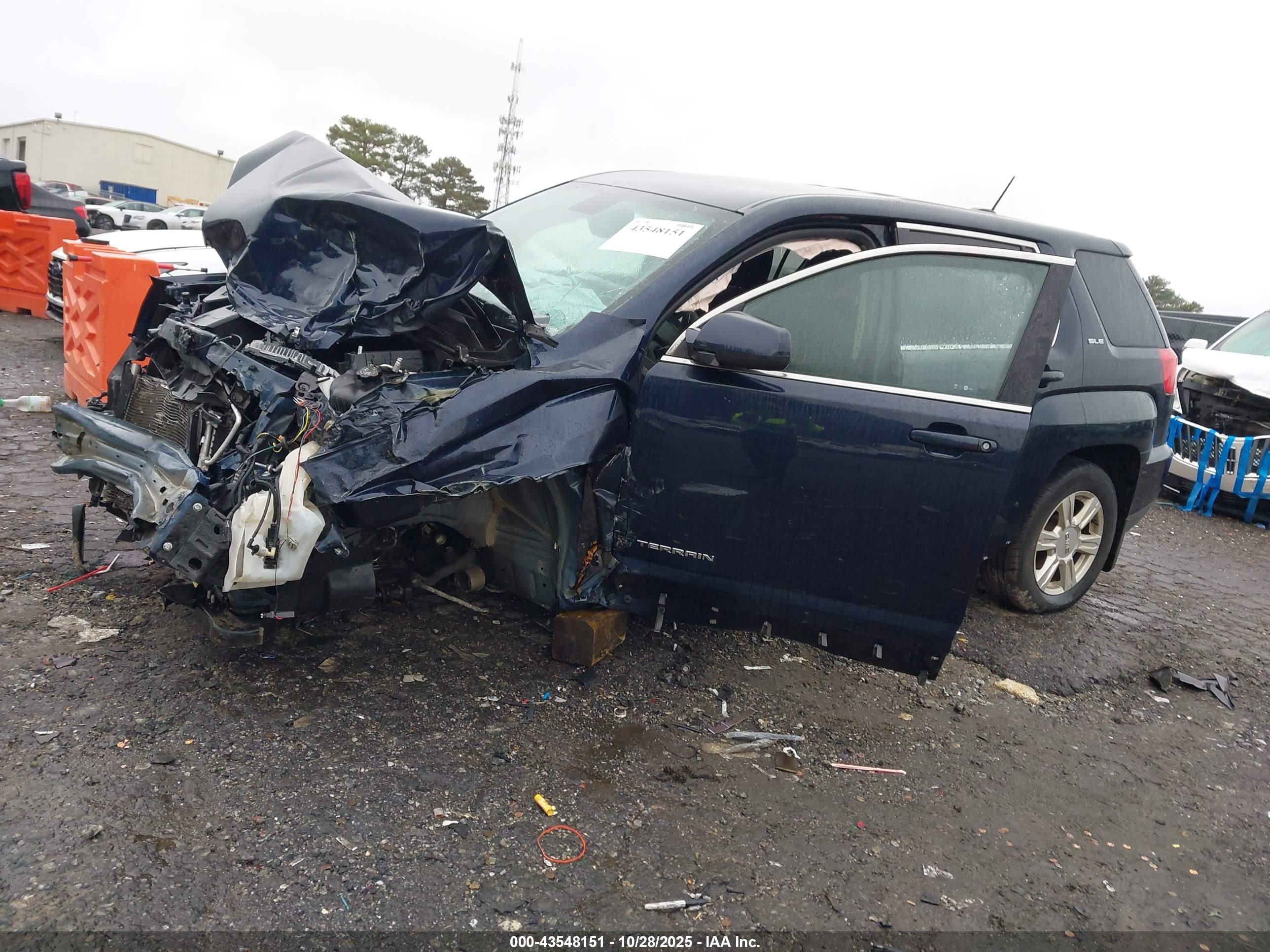 GMC TERRAIN image 2