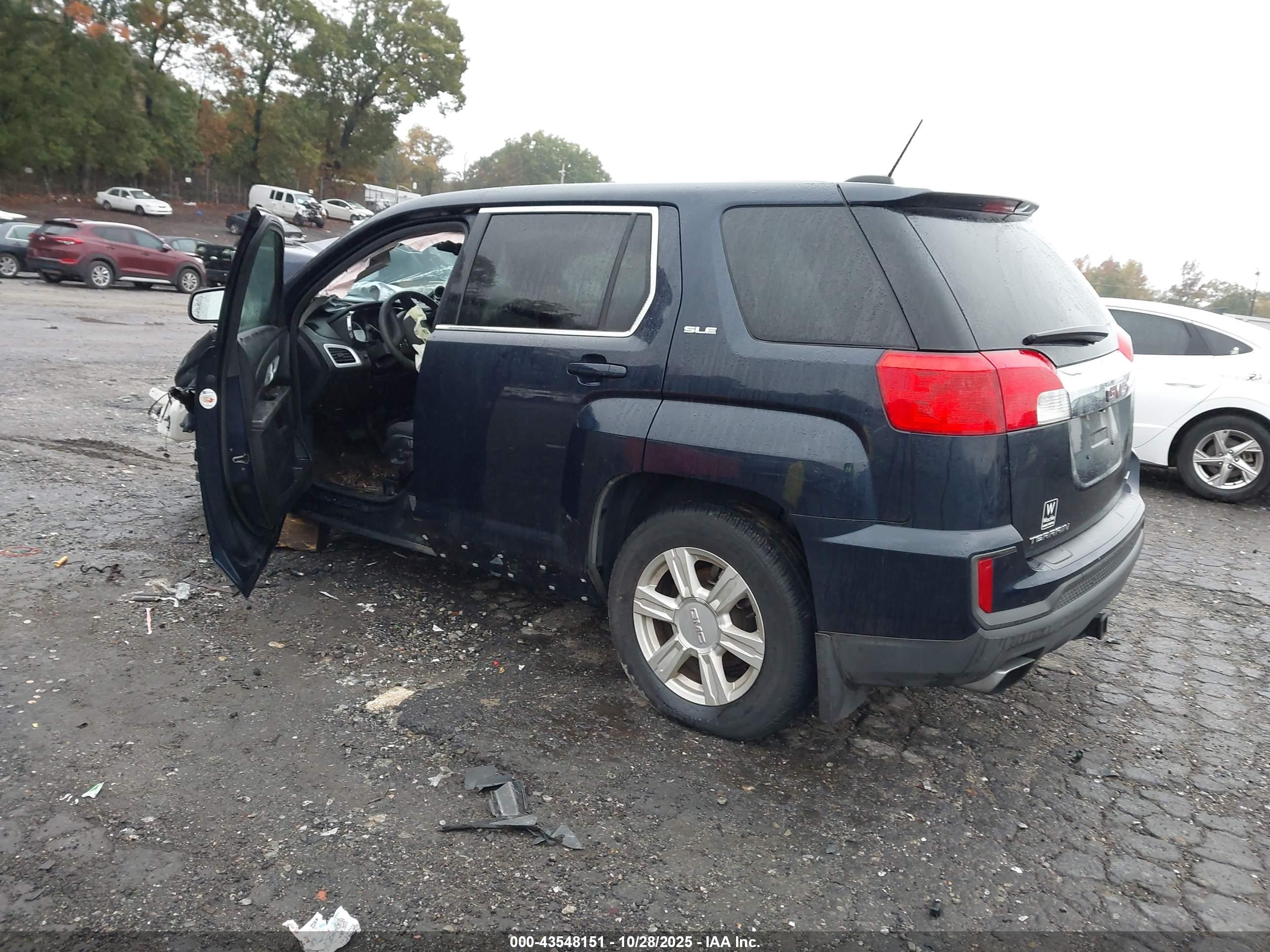 GMC TERRAIN image 3