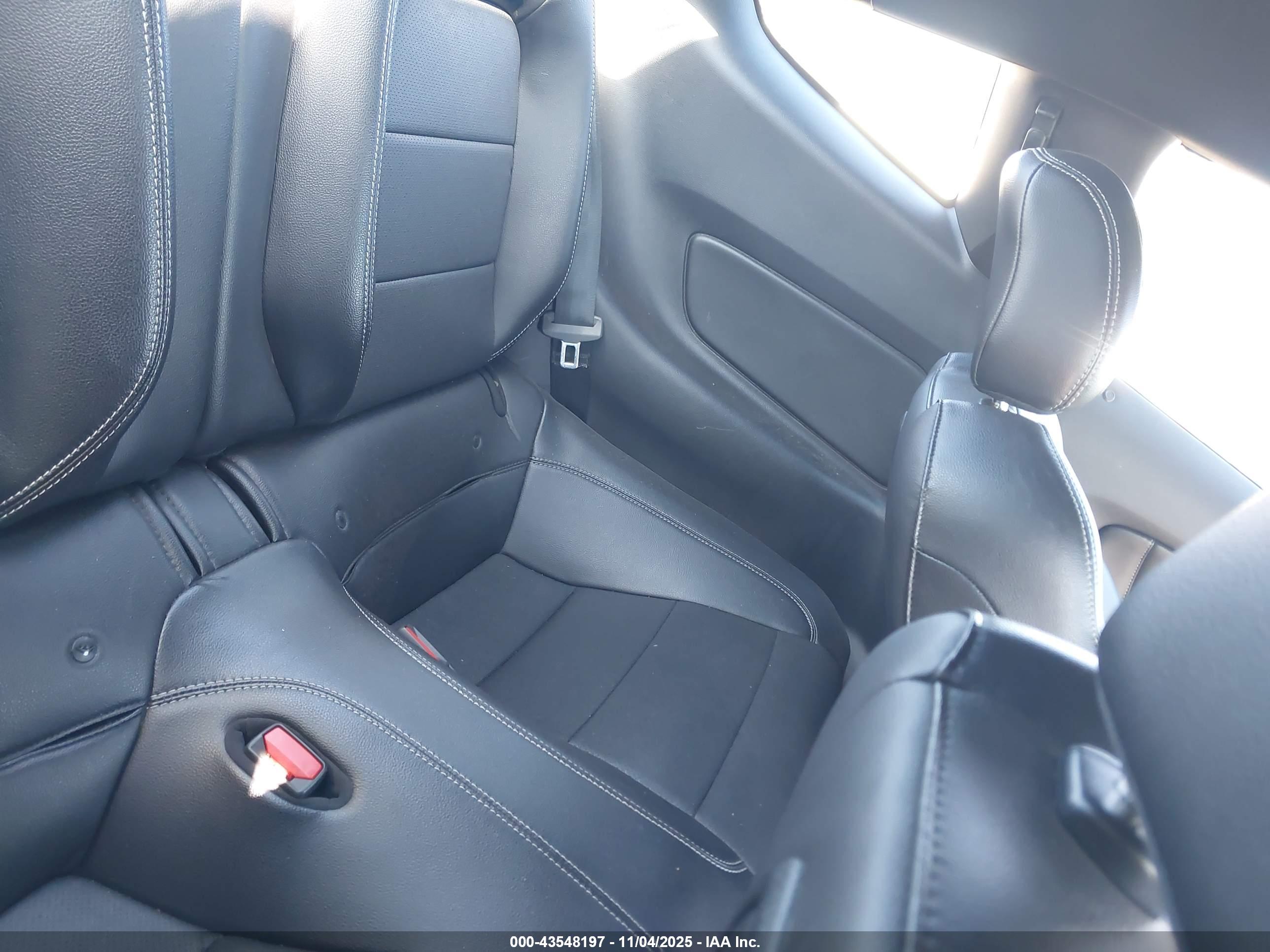 FORD MUSTANG image 8