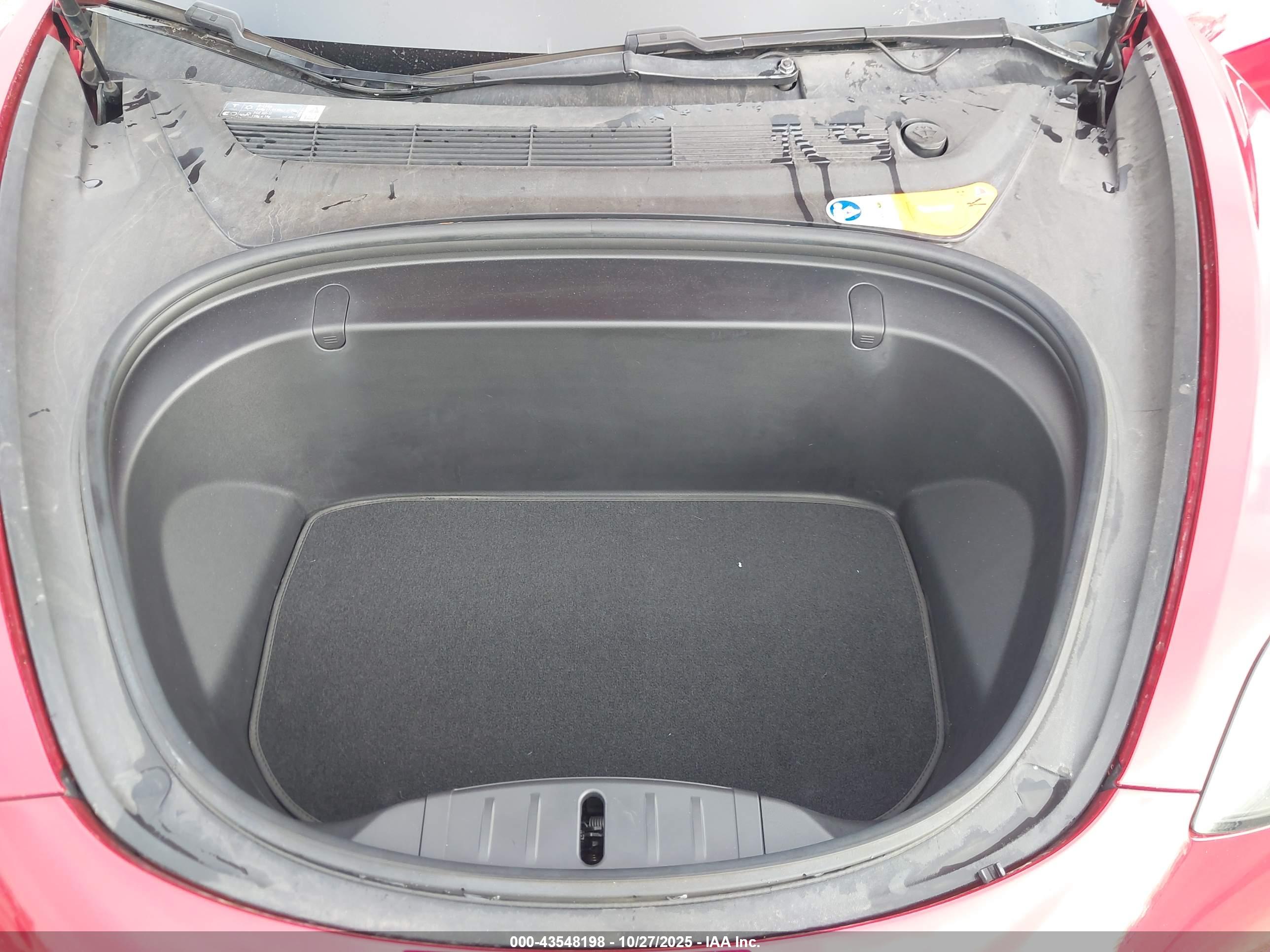 TESLA MODEL image 10