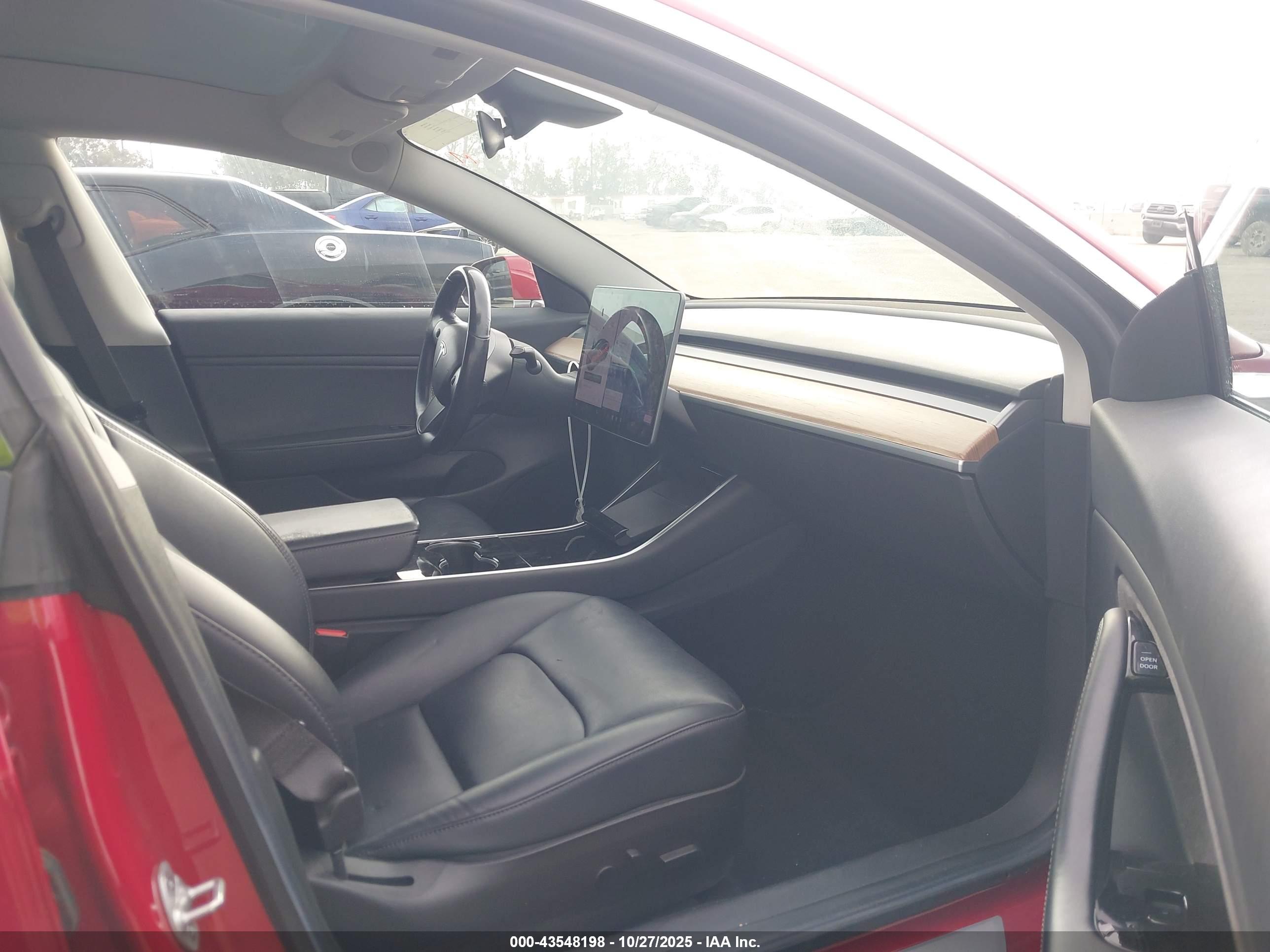 TESLA MODEL image 5