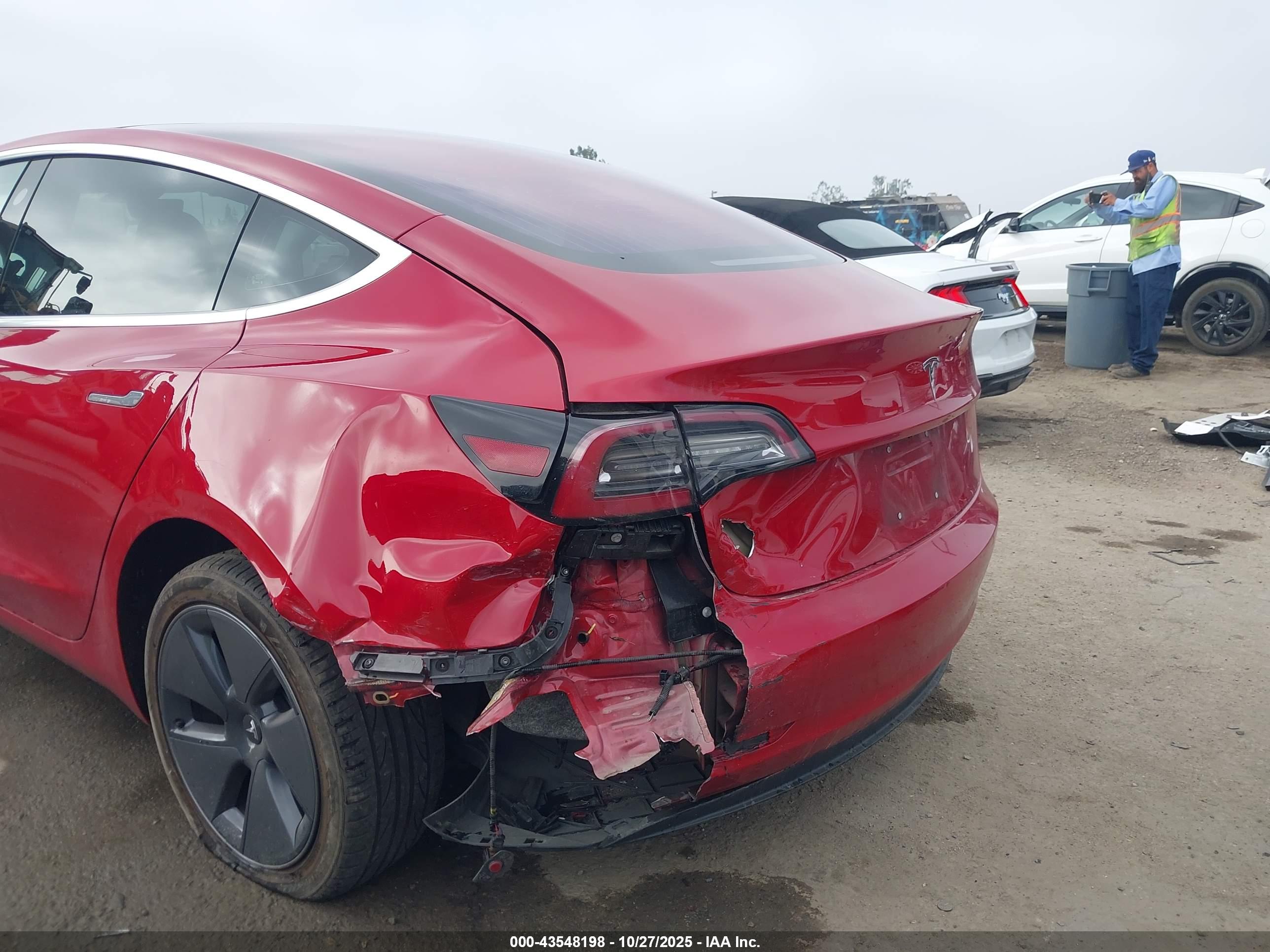 TESLA MODEL image 6