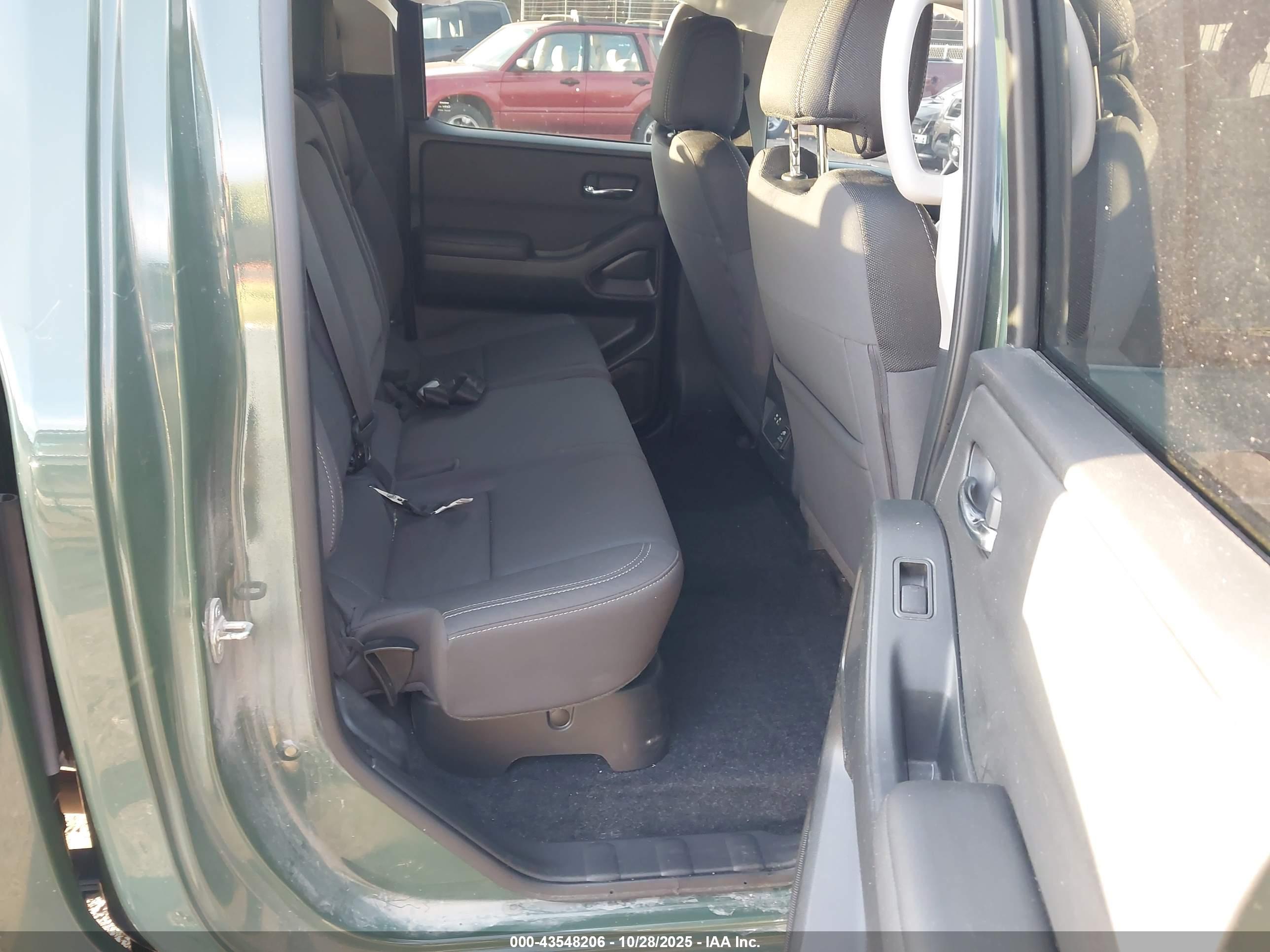 NISSAN FRONTIER image 8