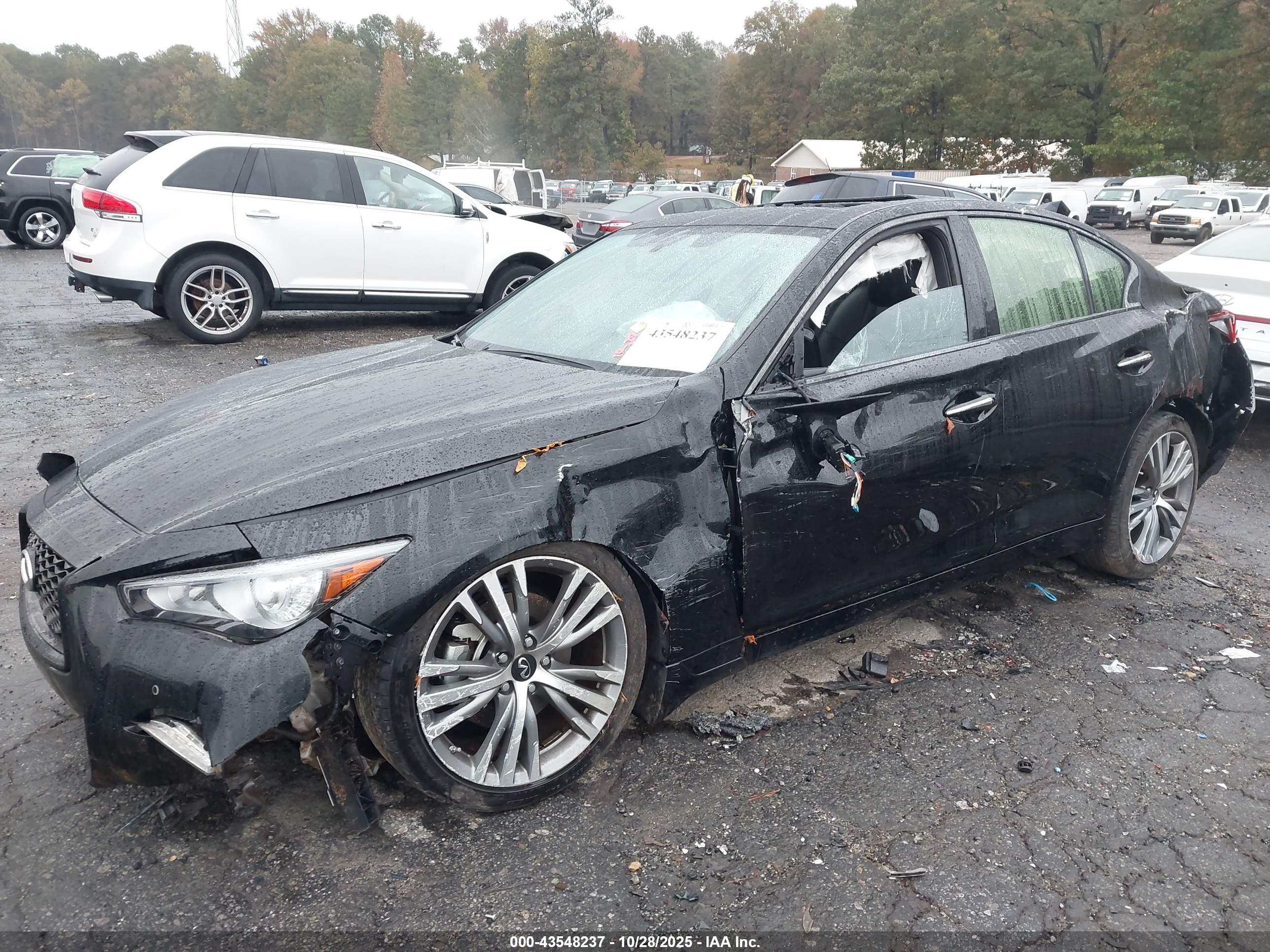 INFINITI Q50 image 2