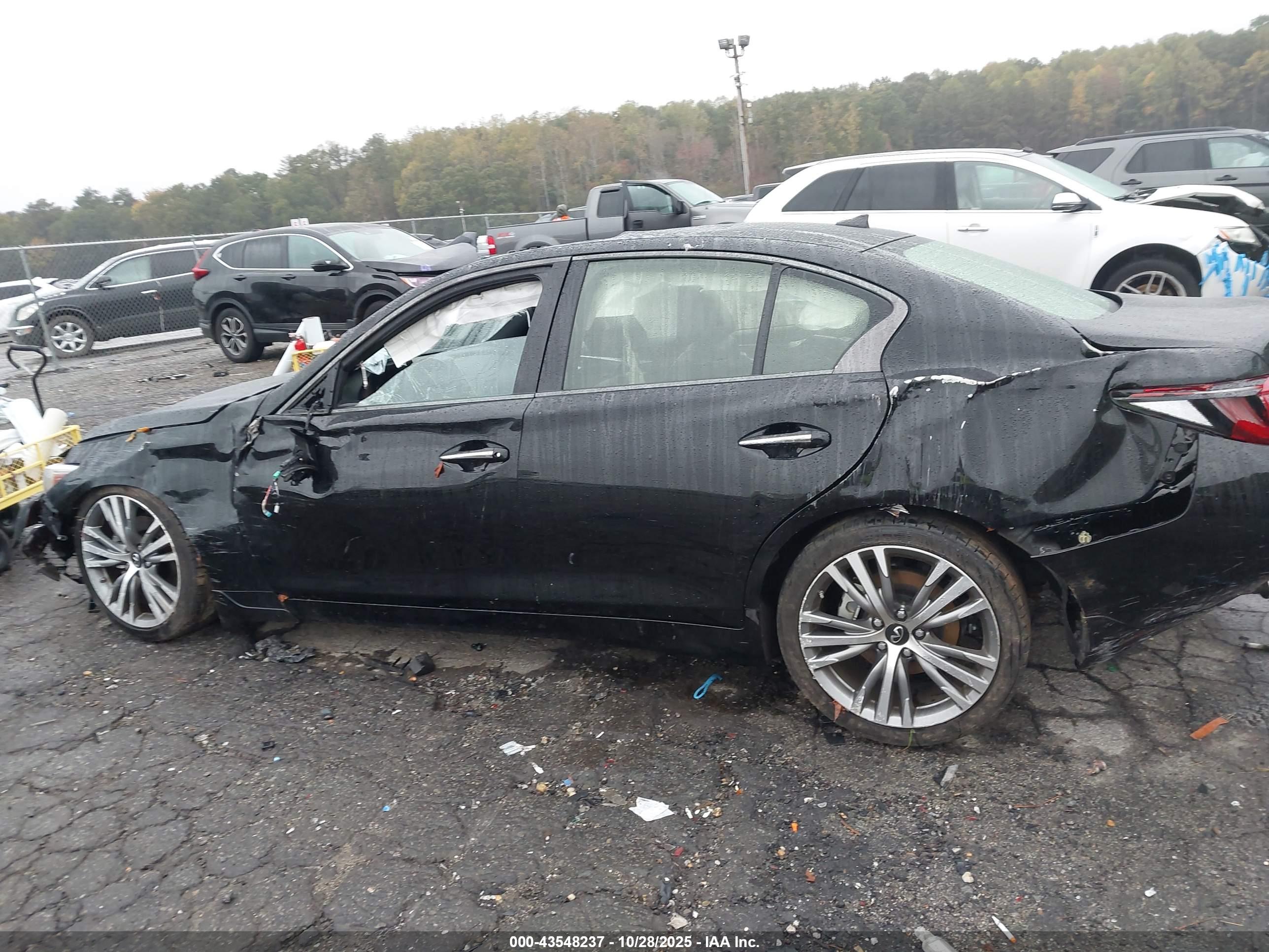 INFINITI Q50 image 6