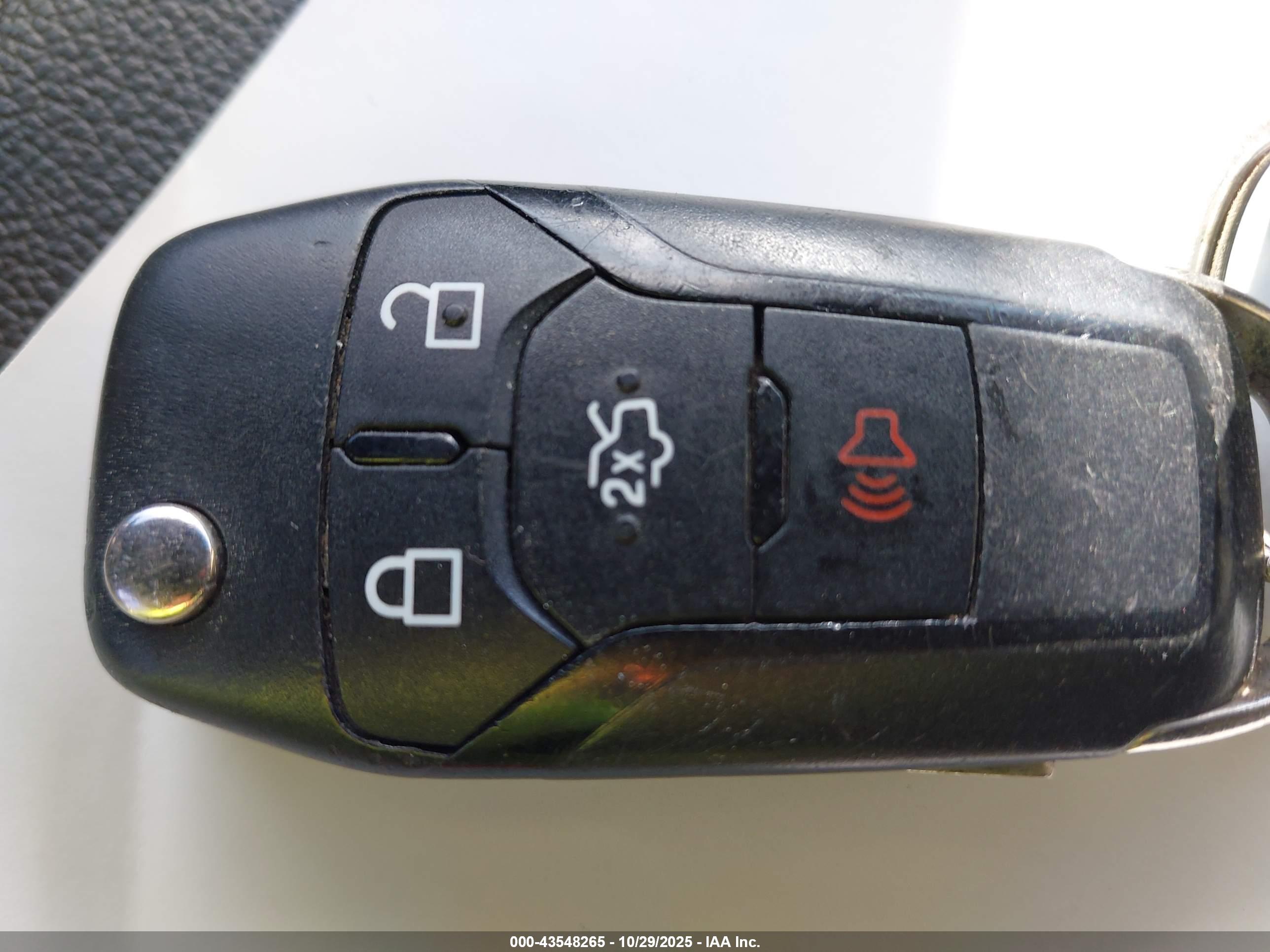FORD FUSION image 11