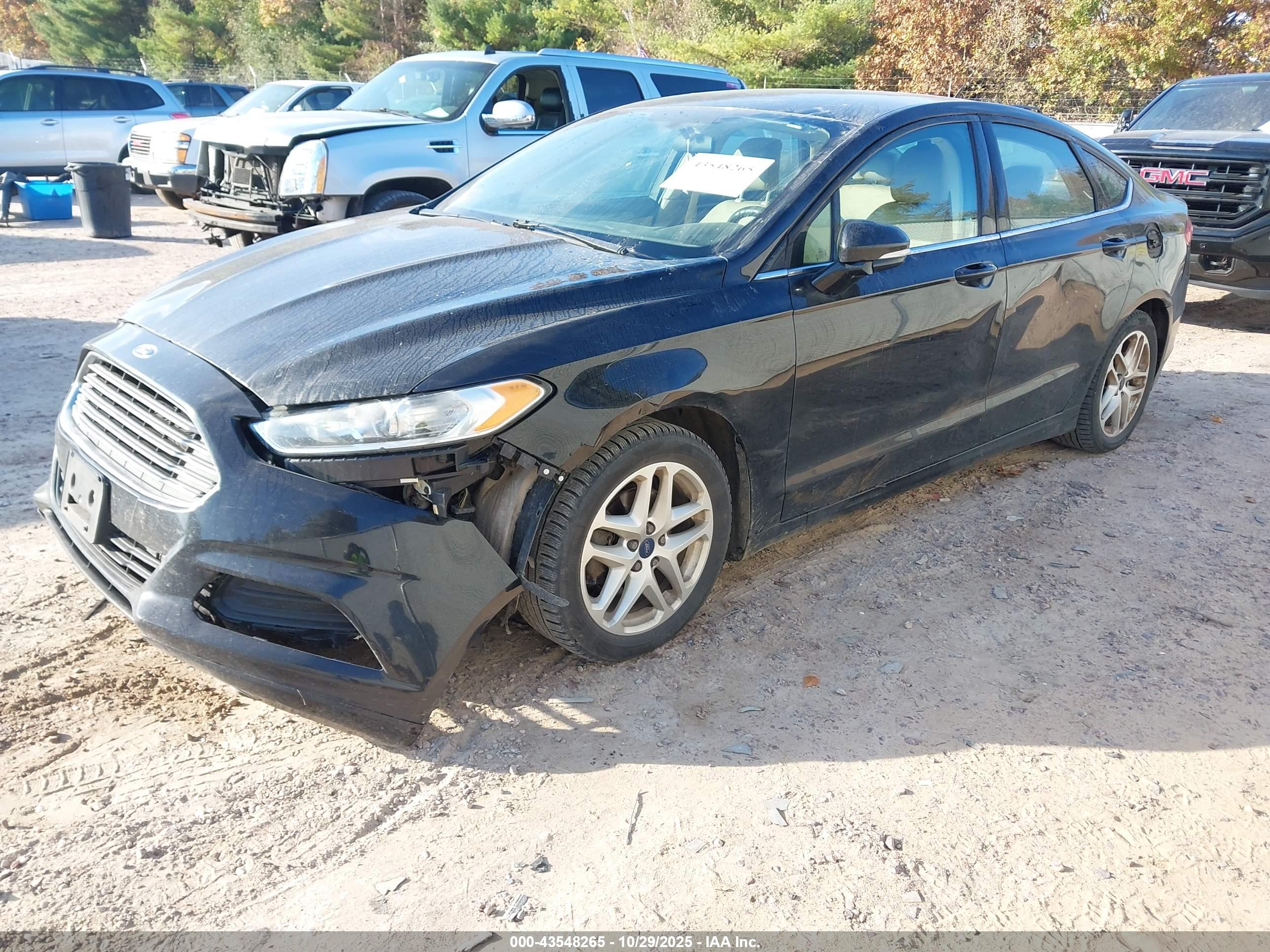 FORD FUSION image 2