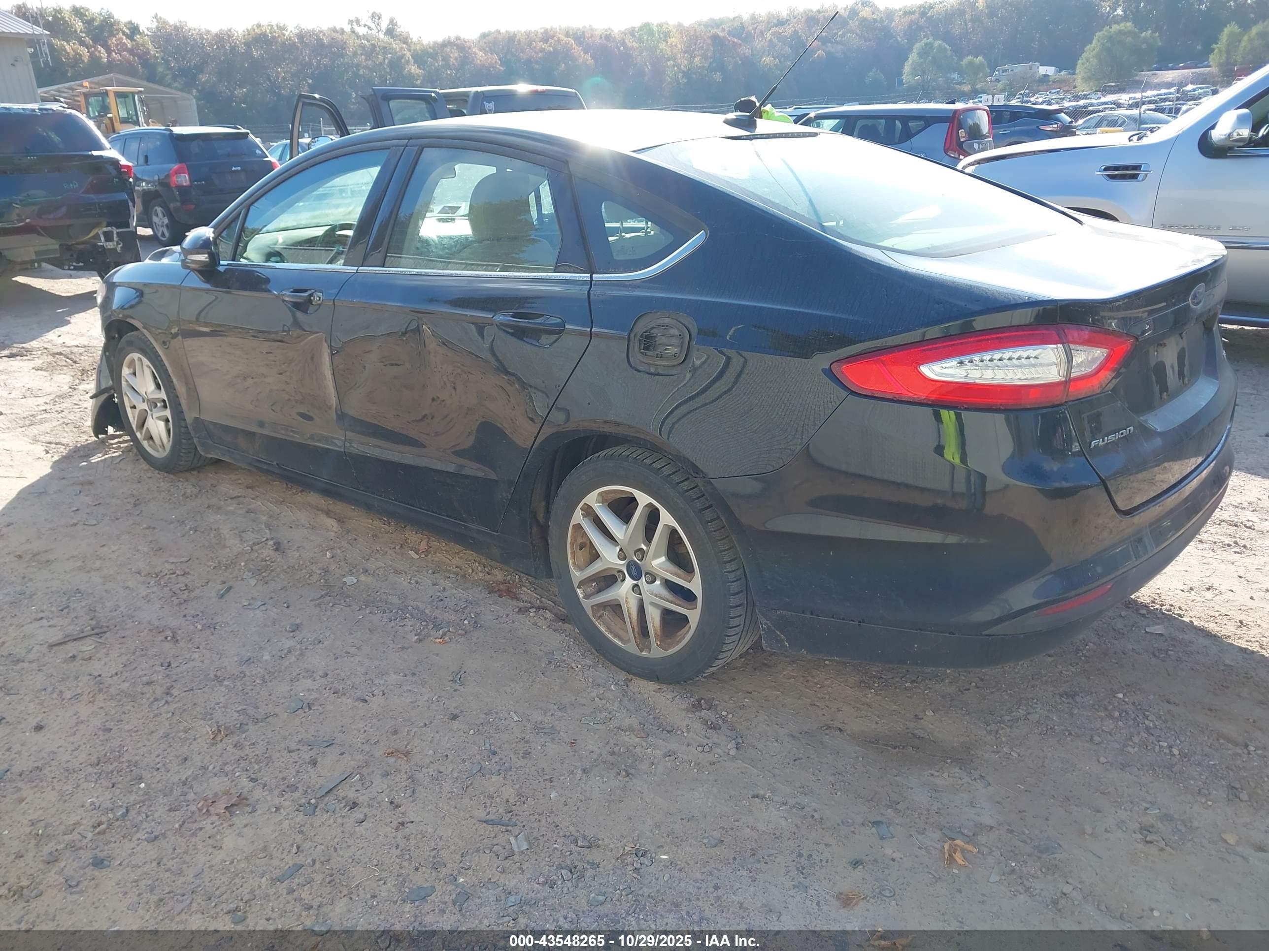 FORD FUSION image 3