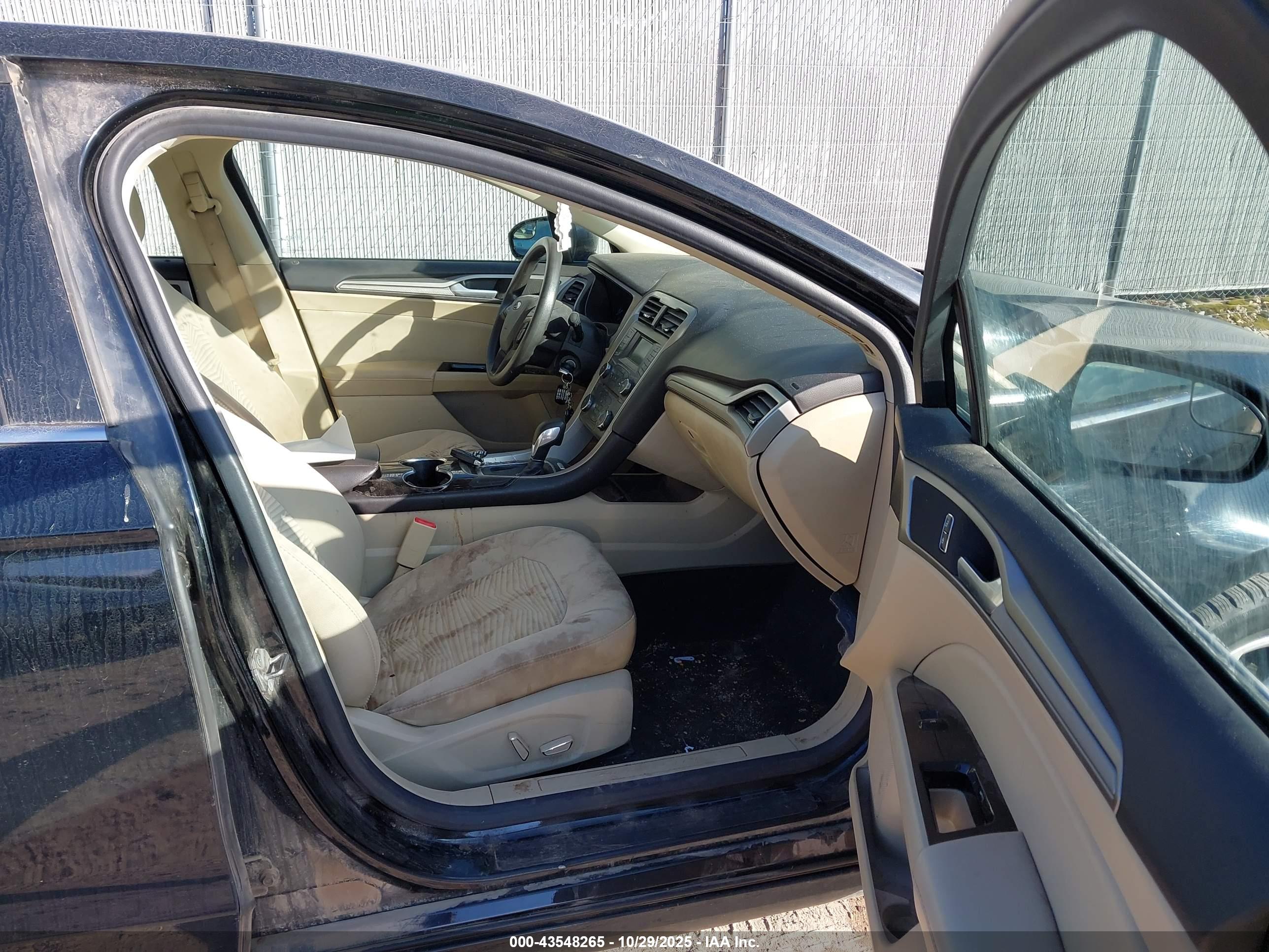 FORD FUSION image 5