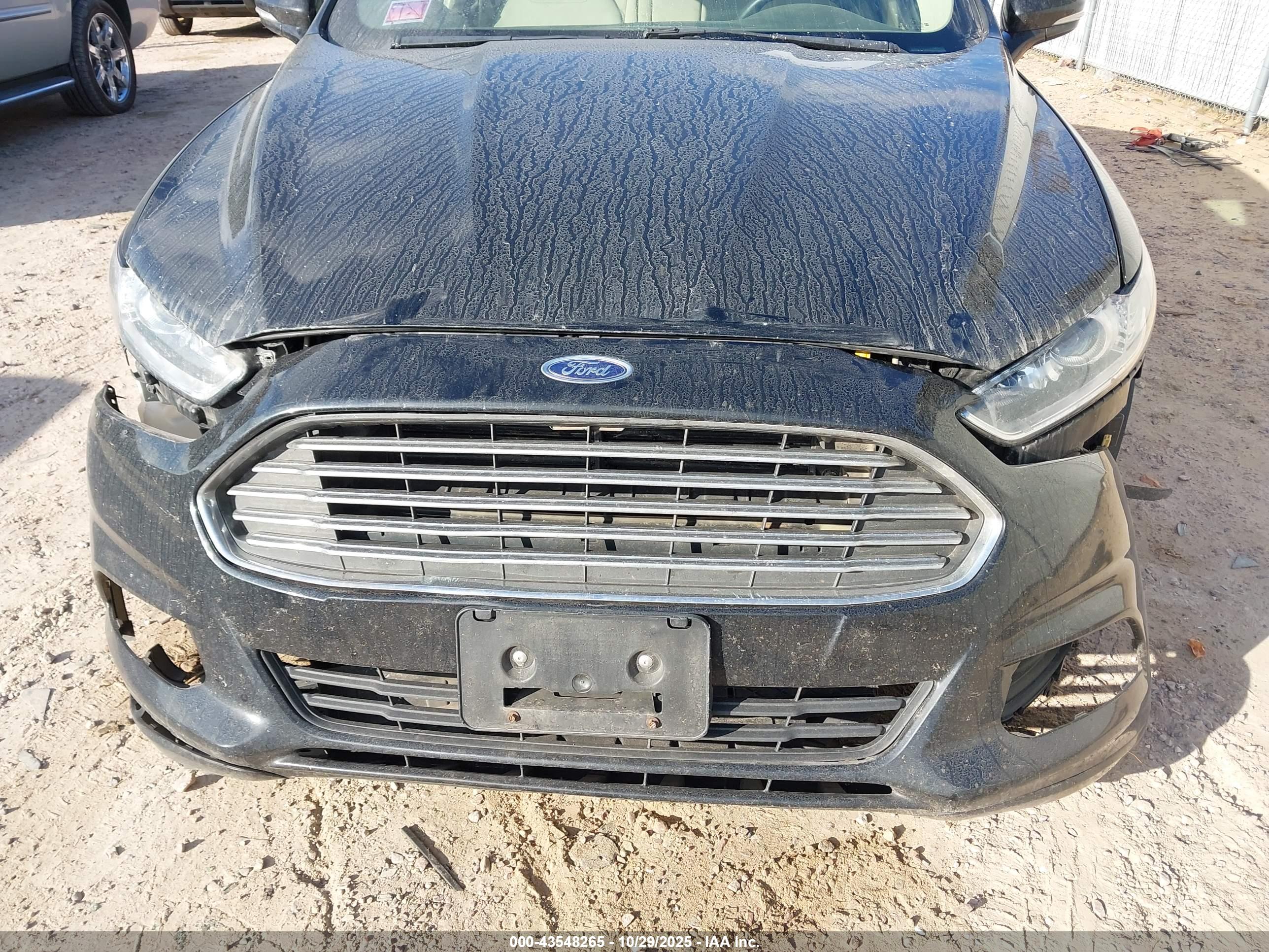 FORD FUSION image 6
