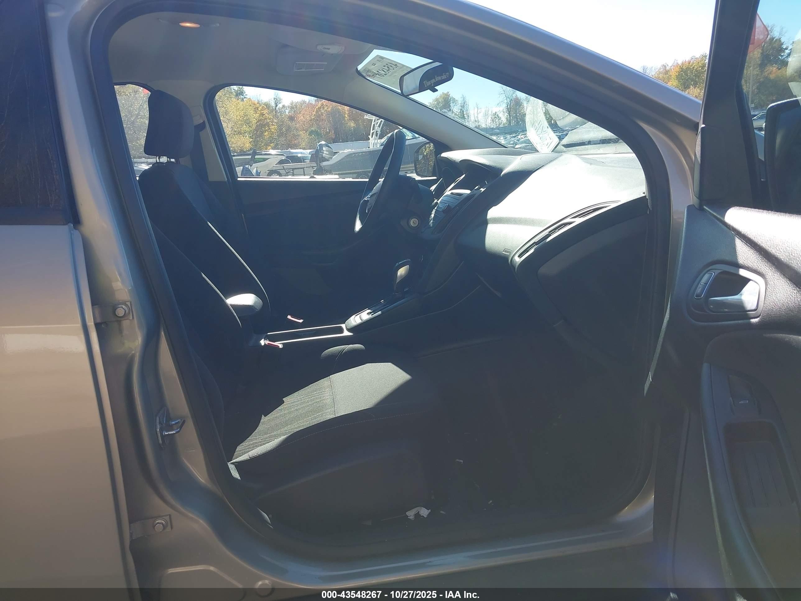 FORD FOCUS image 5