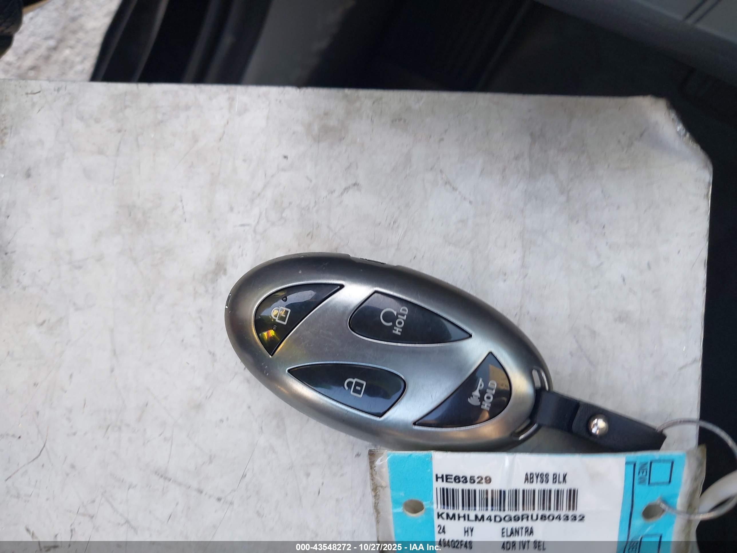 HYUNDAI ELANTRA image 11