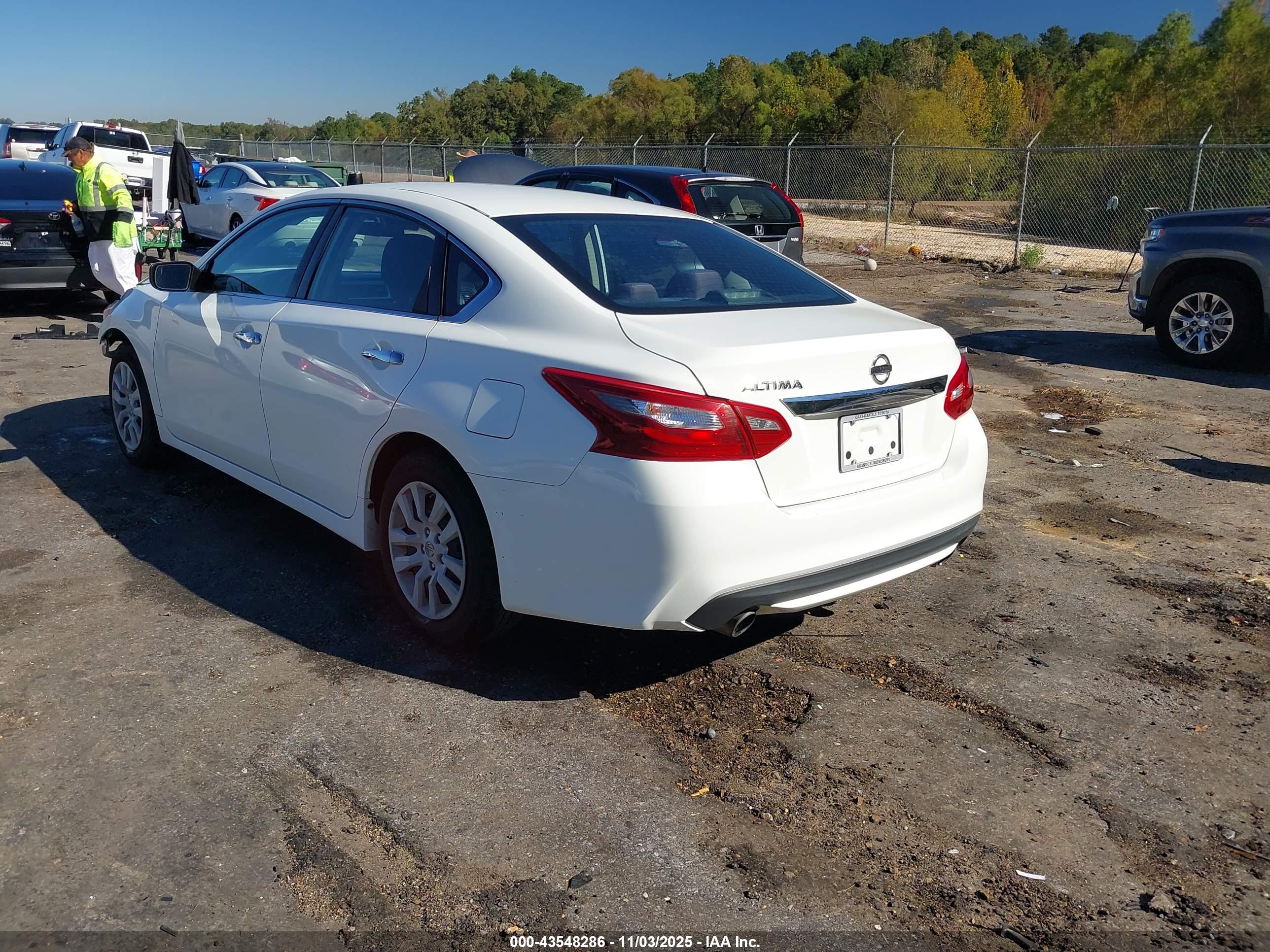 NISSAN ALTIMA image 3