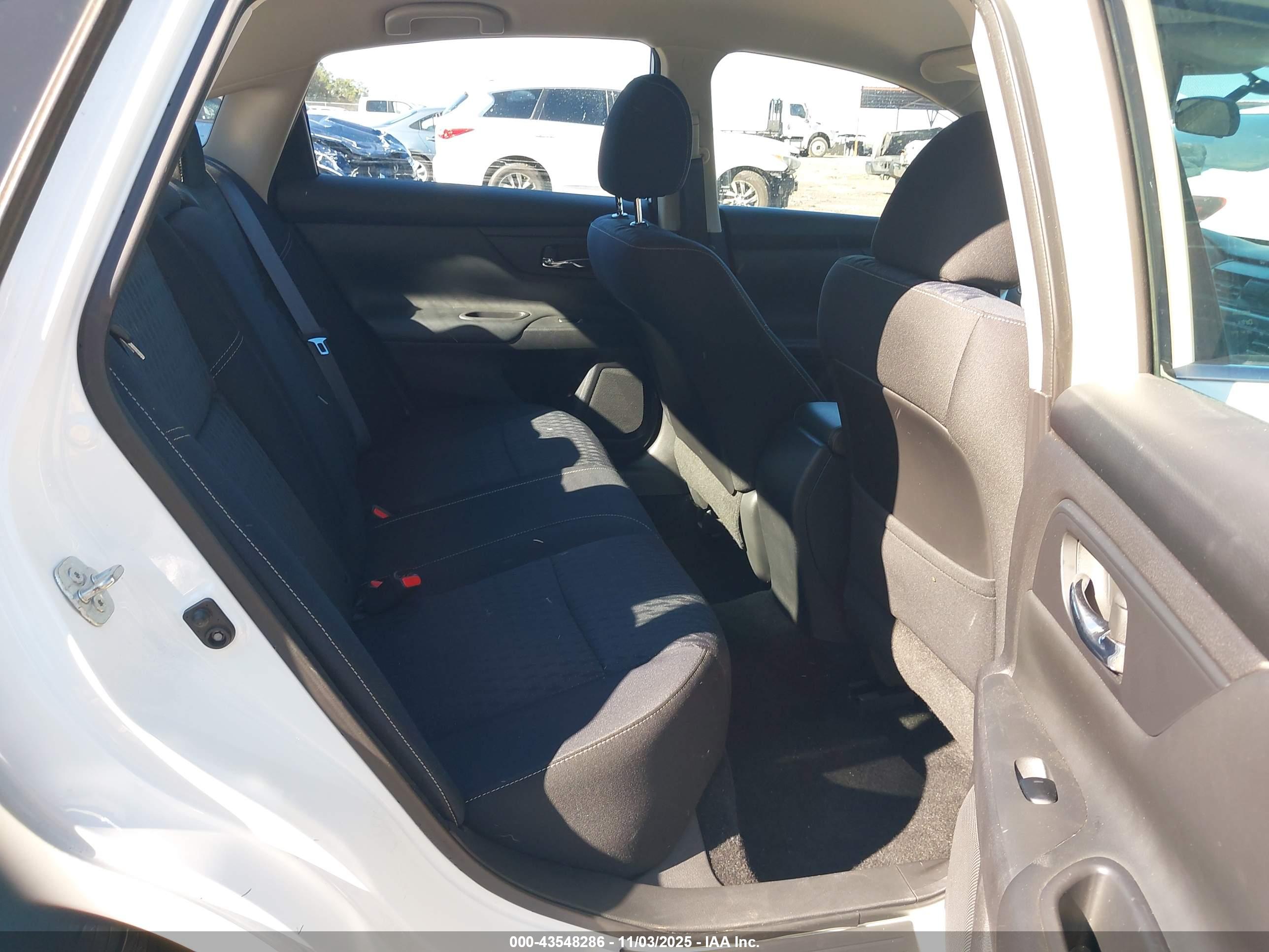 NISSAN ALTIMA image 8