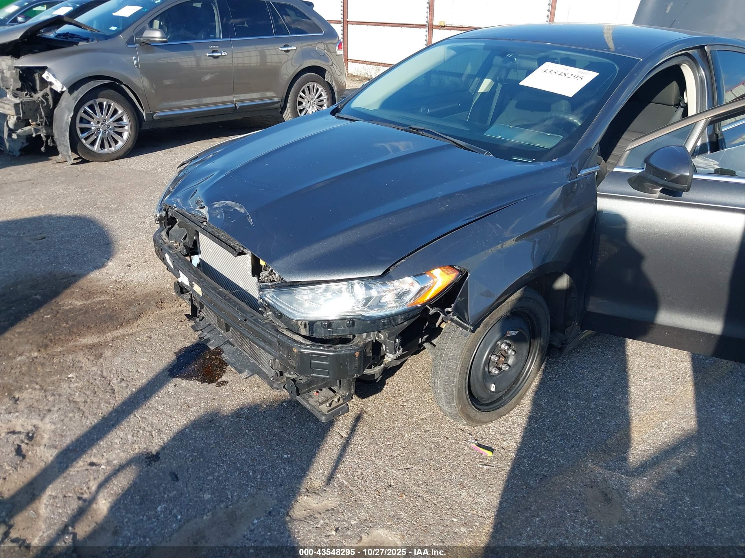 FORD FUSION image 6