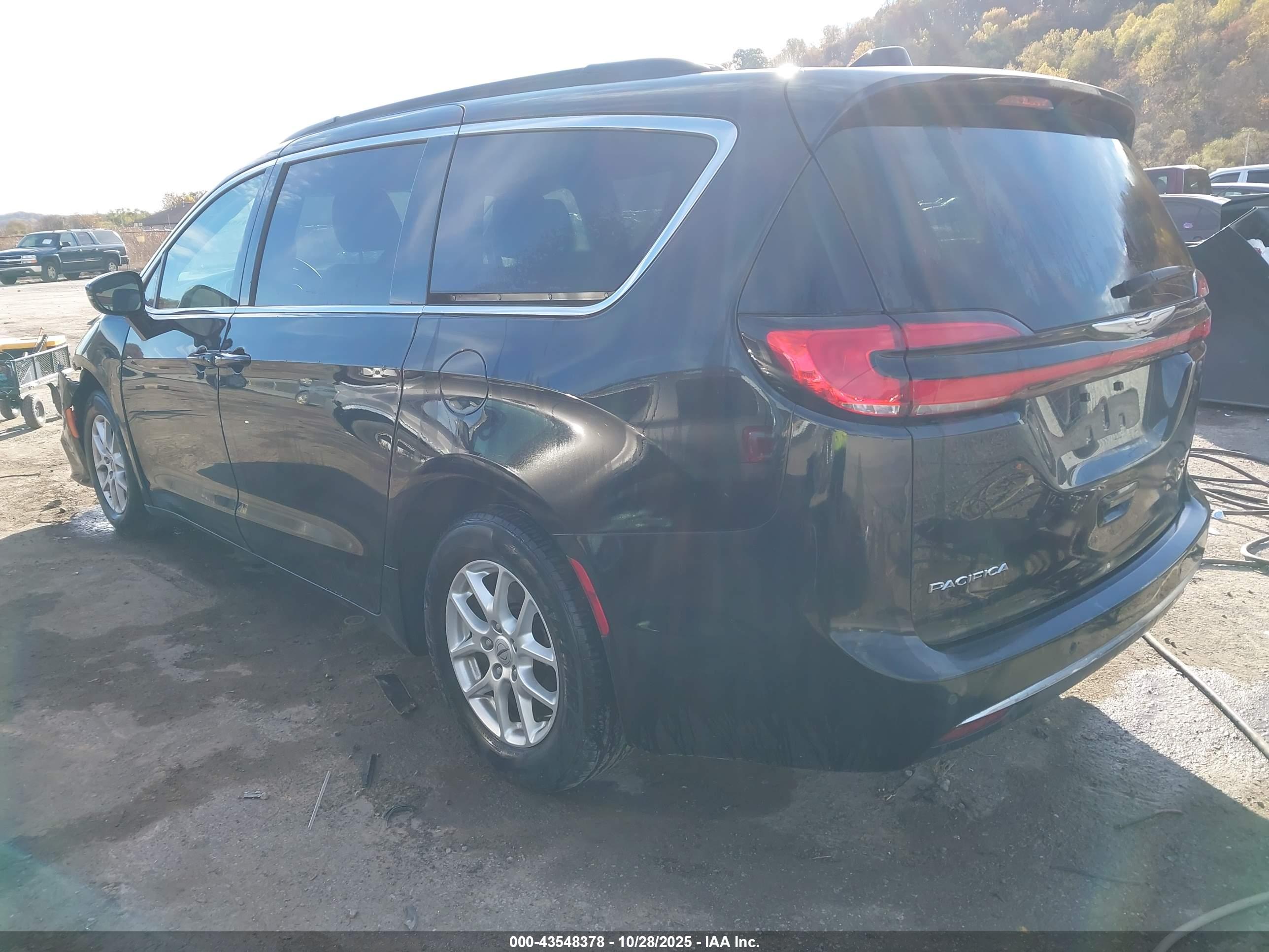 CHRYSLER PACIFICA image 3