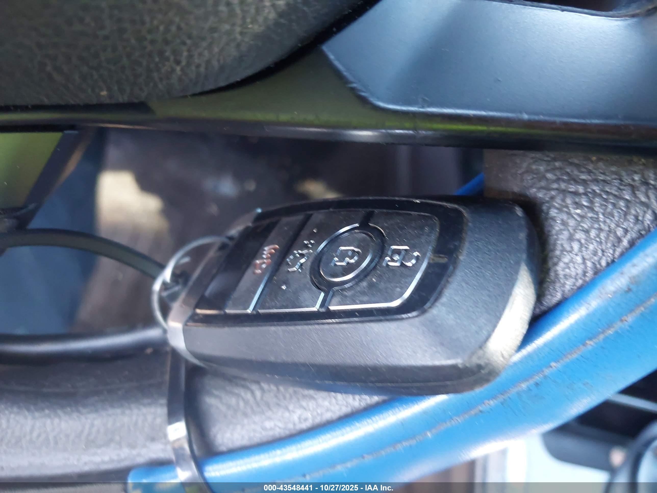 FORD FUSION image 11