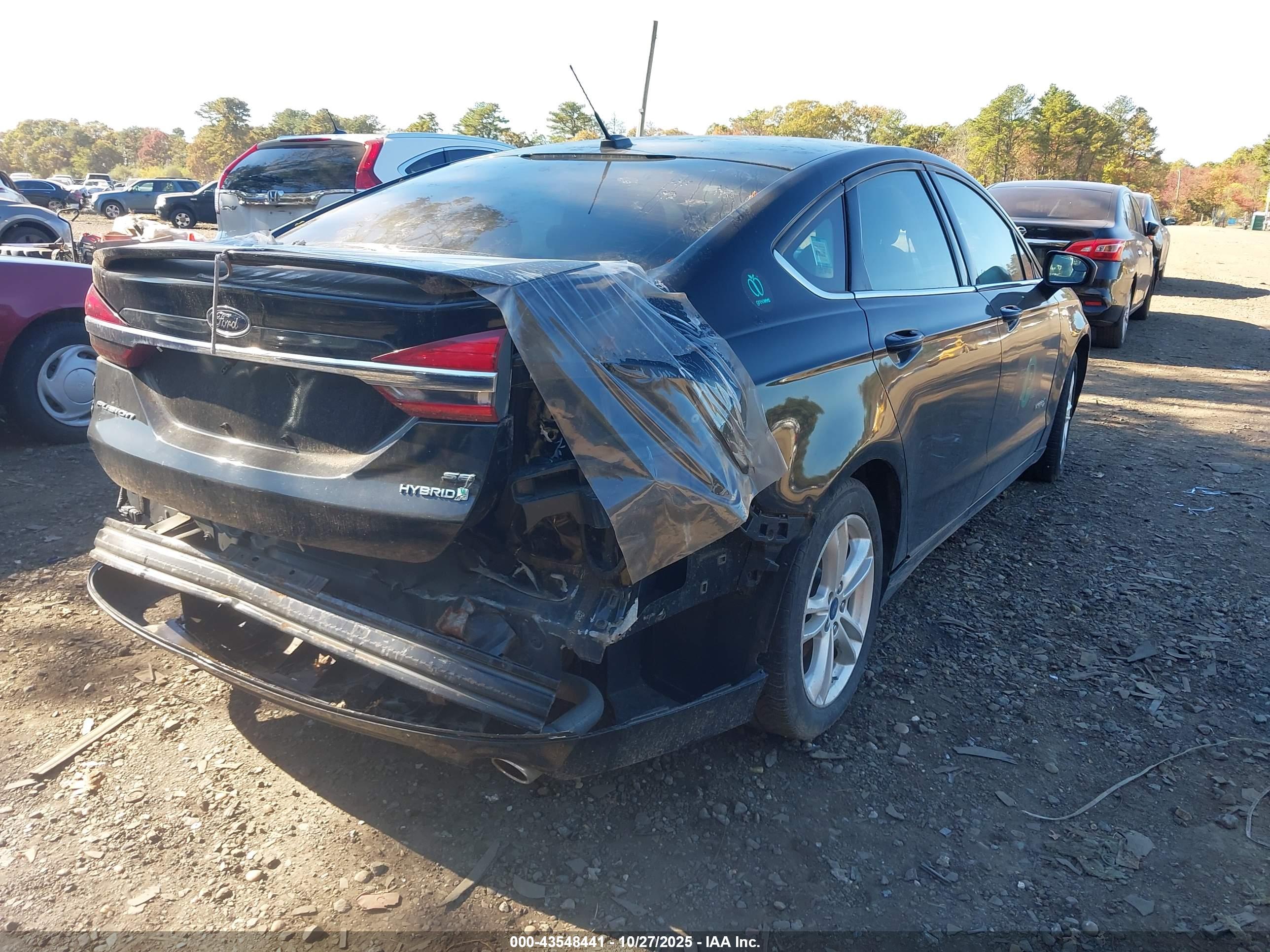 FORD FUSION image 4