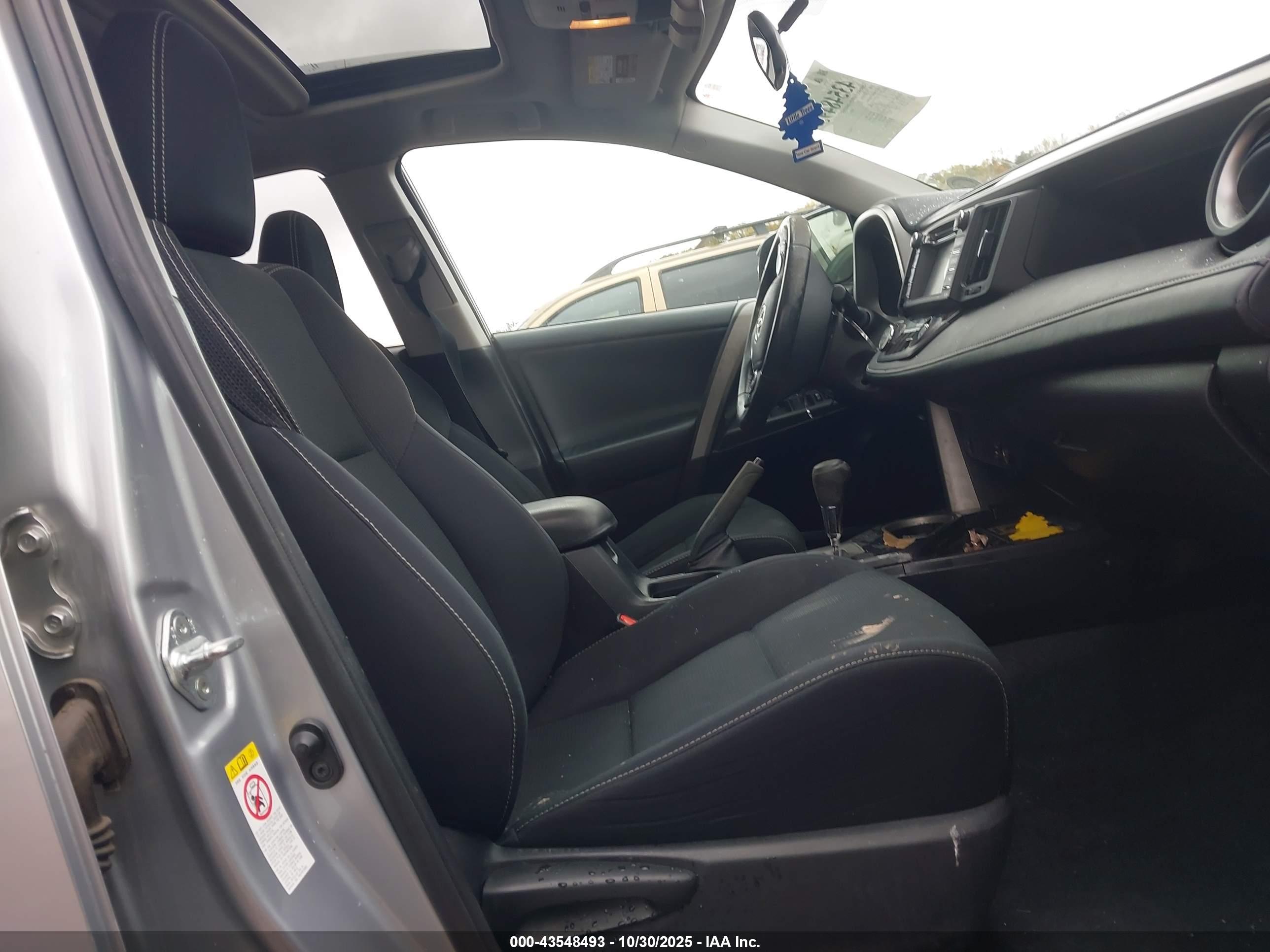 TOYOTA RAV4 image 5