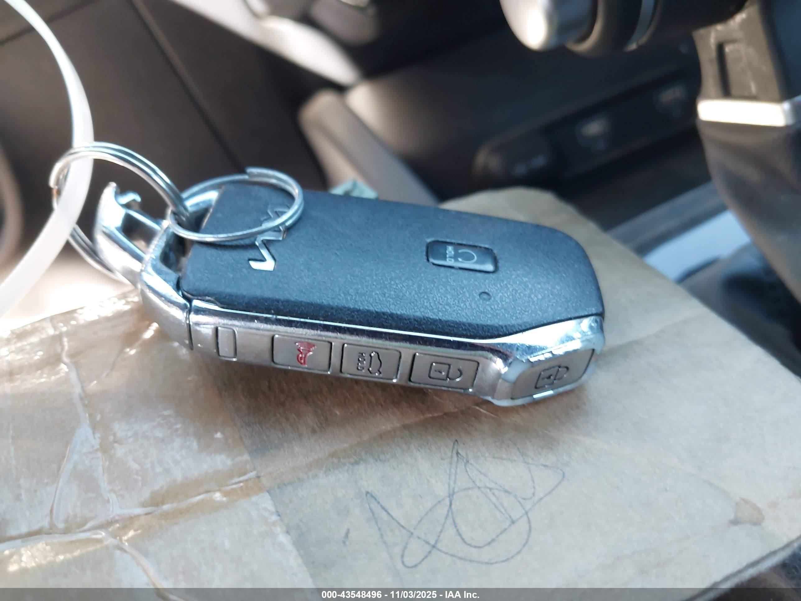 KIA K5 image 11