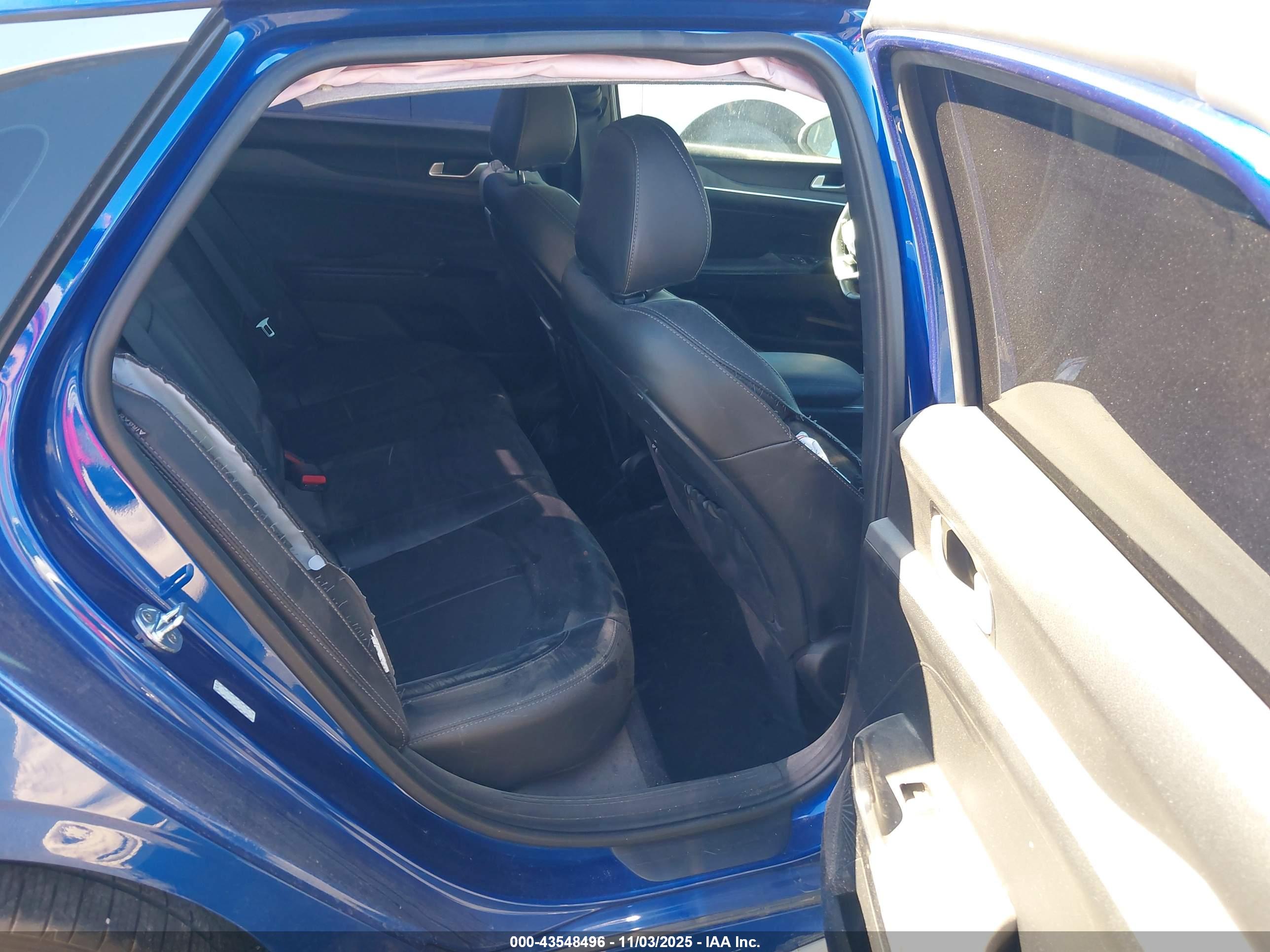 KIA K5 image 8